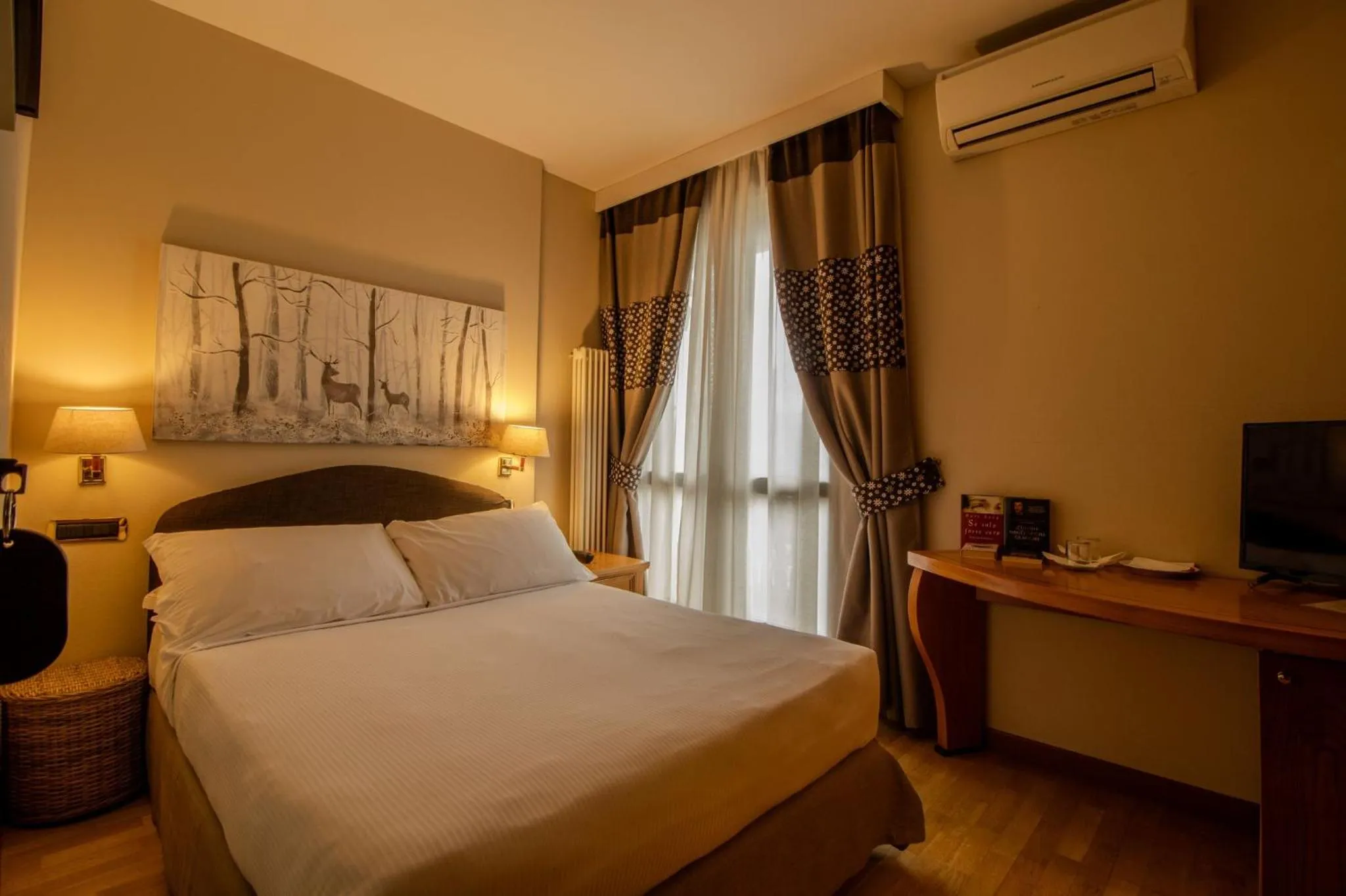 Photo of the whole room, Bed in Paradise Hotel & Wellness