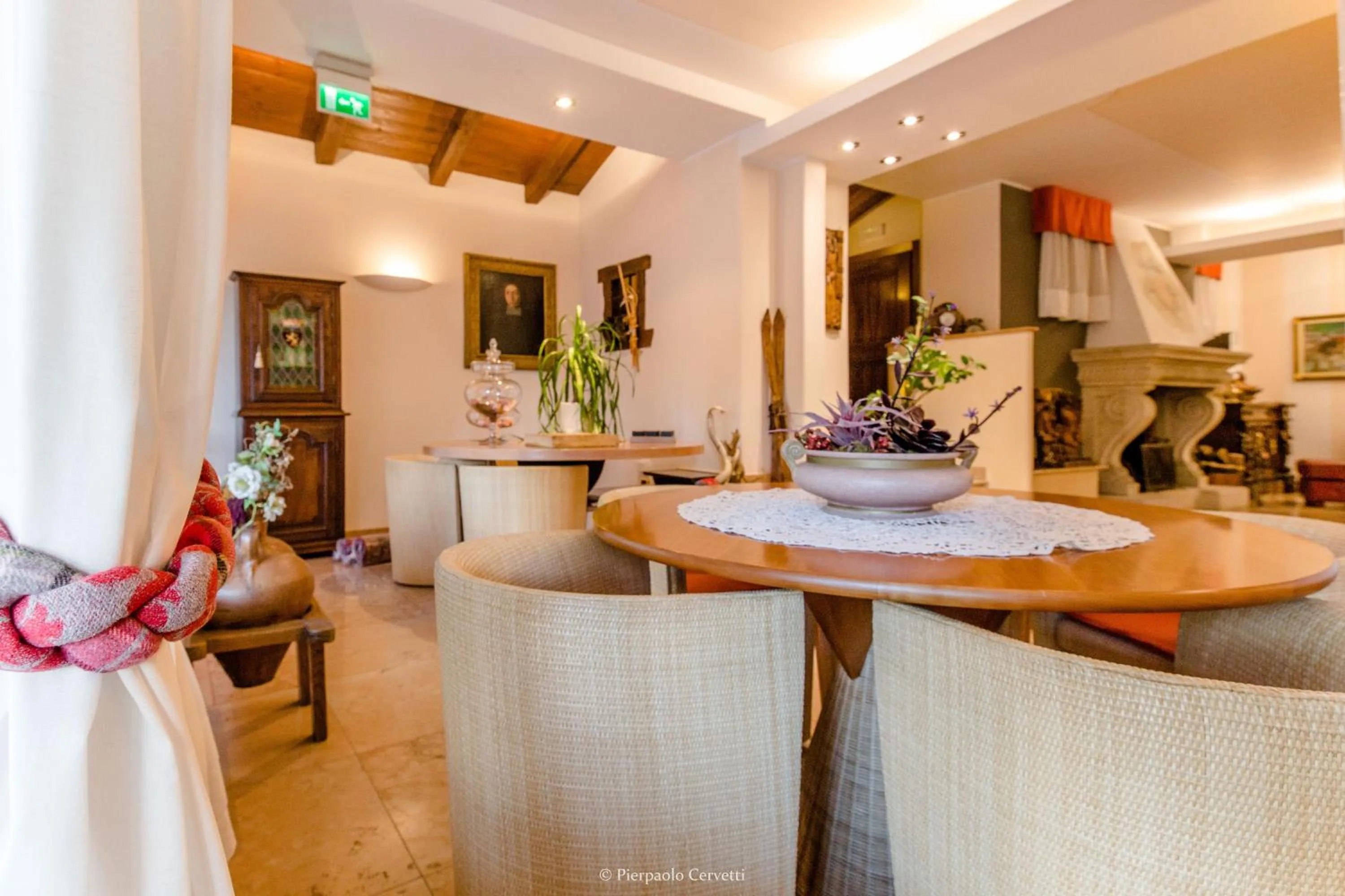 Communal lounge/ TV room in Paradise Hotel & Wellness