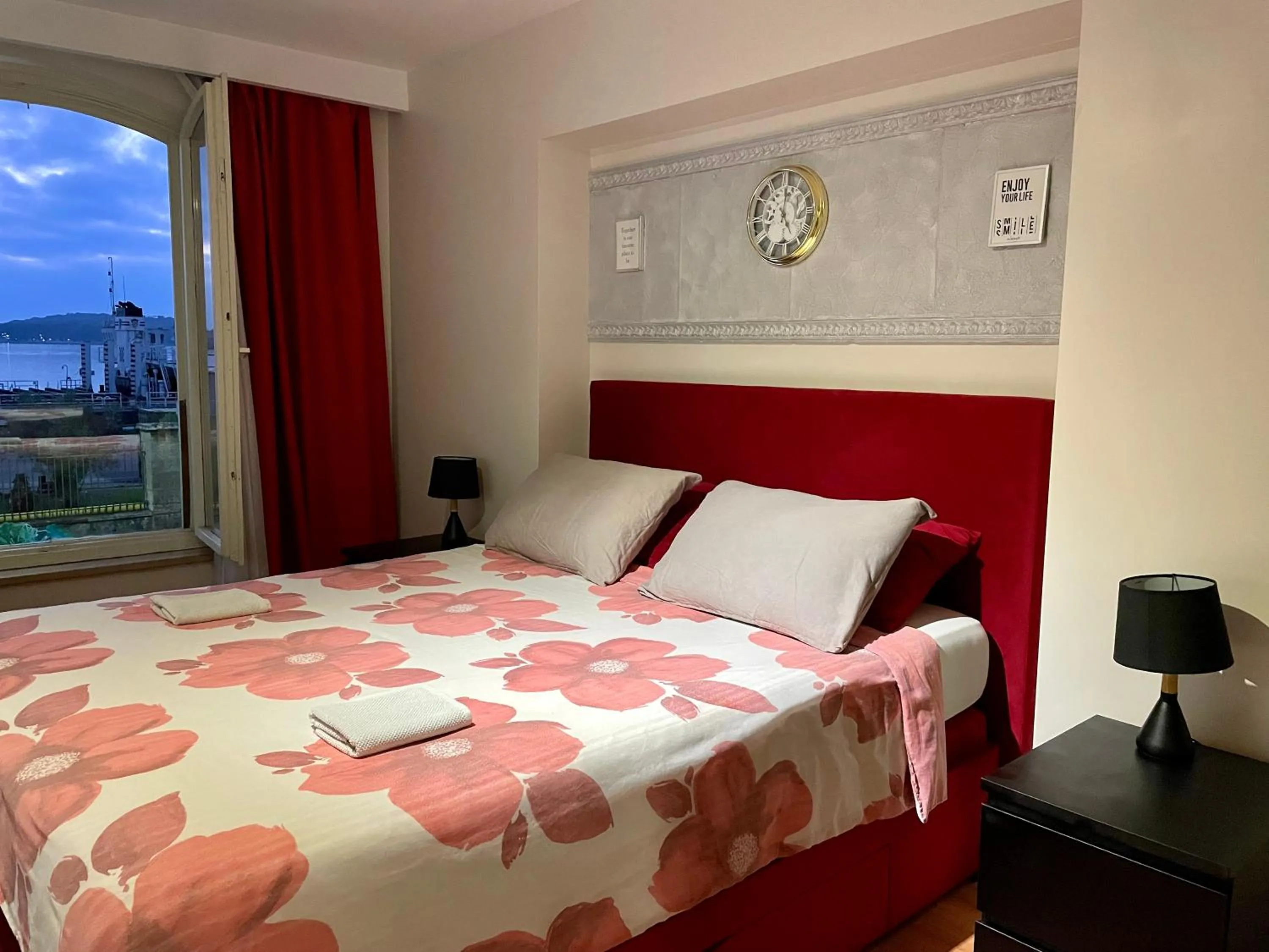 View (from property/room), Bed in Hostel Pipištrelo
