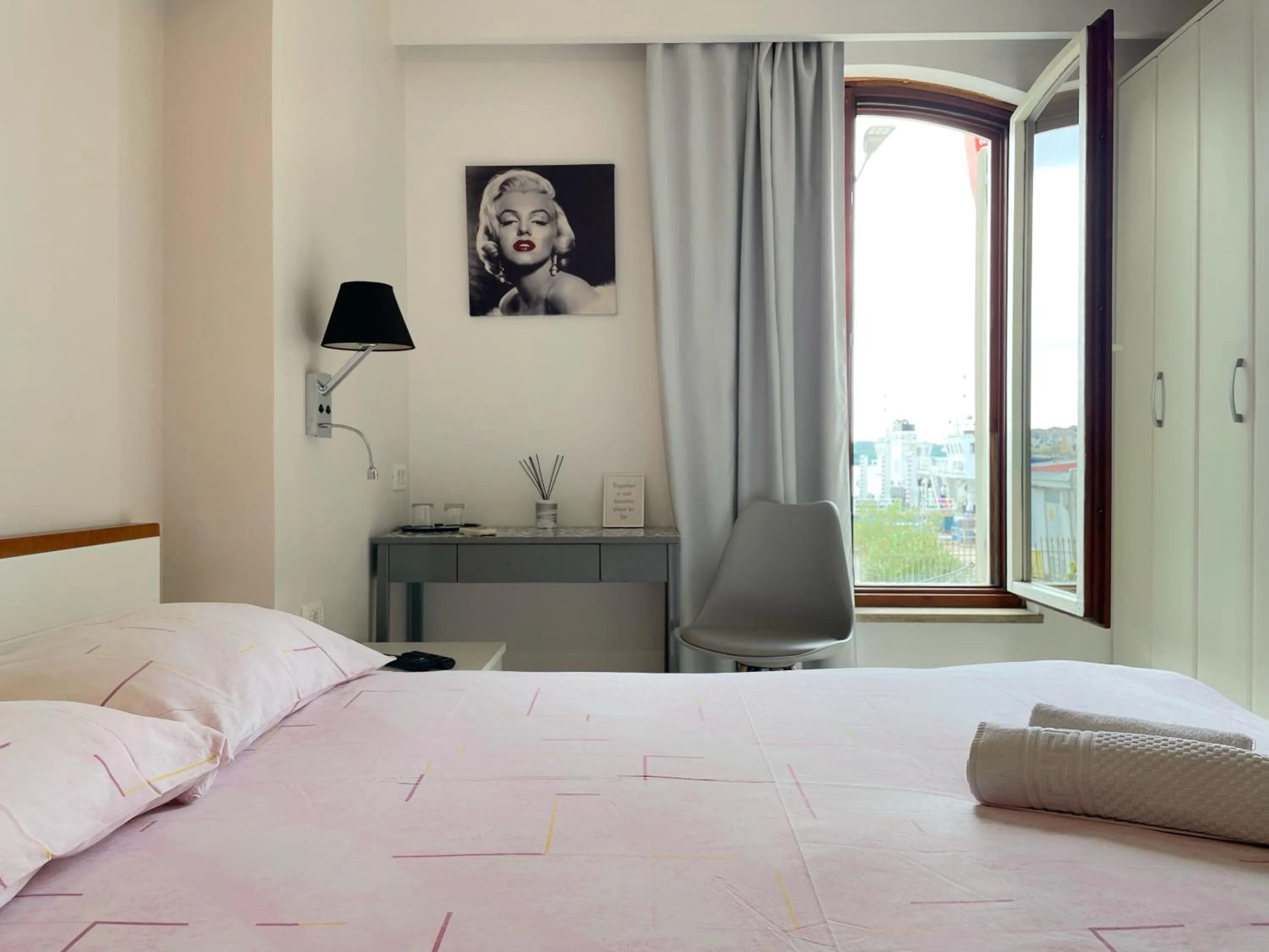 View (from property/room), Bed in Hostel Pipištrelo
