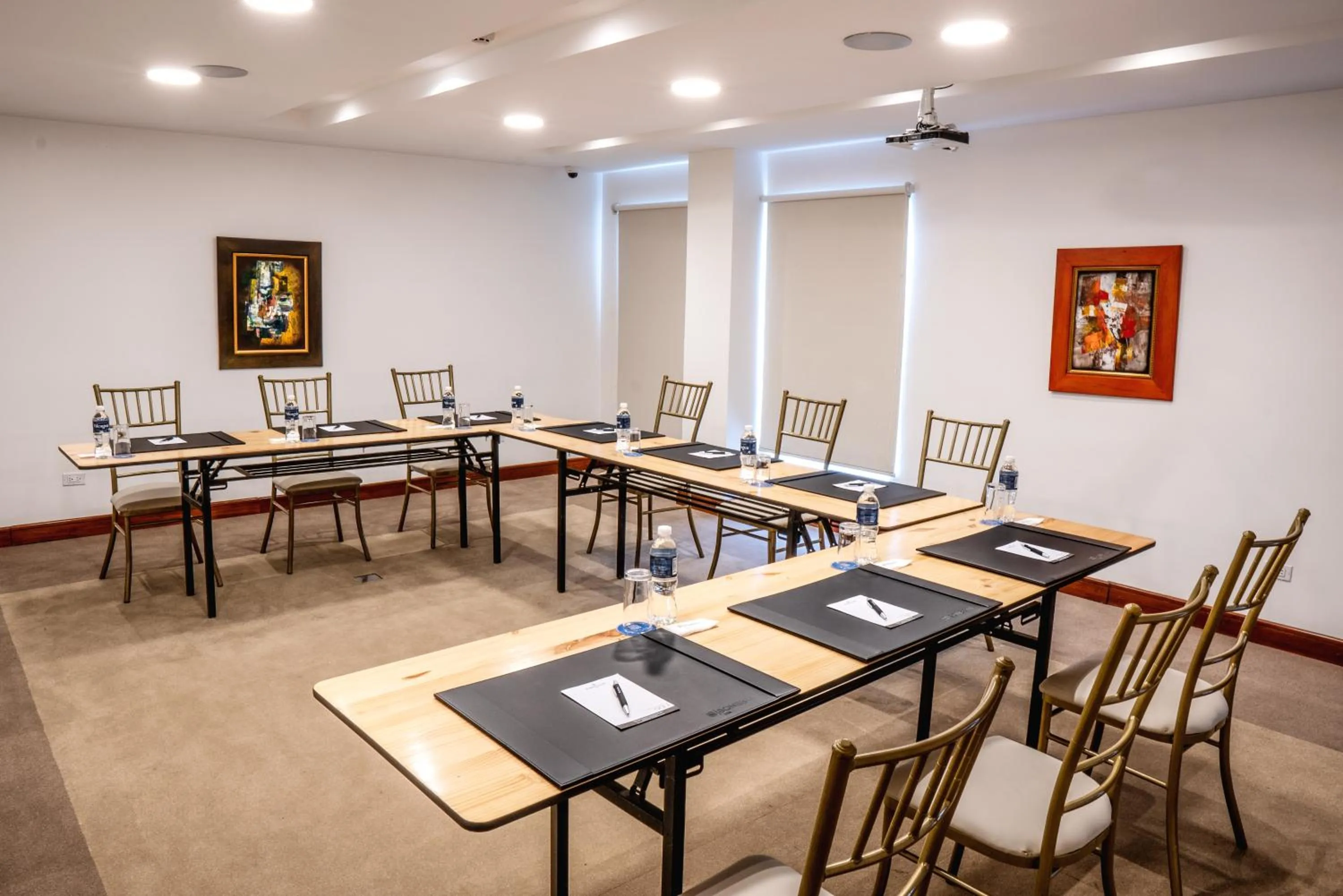 Seating area in Sonesta Hotel Loja