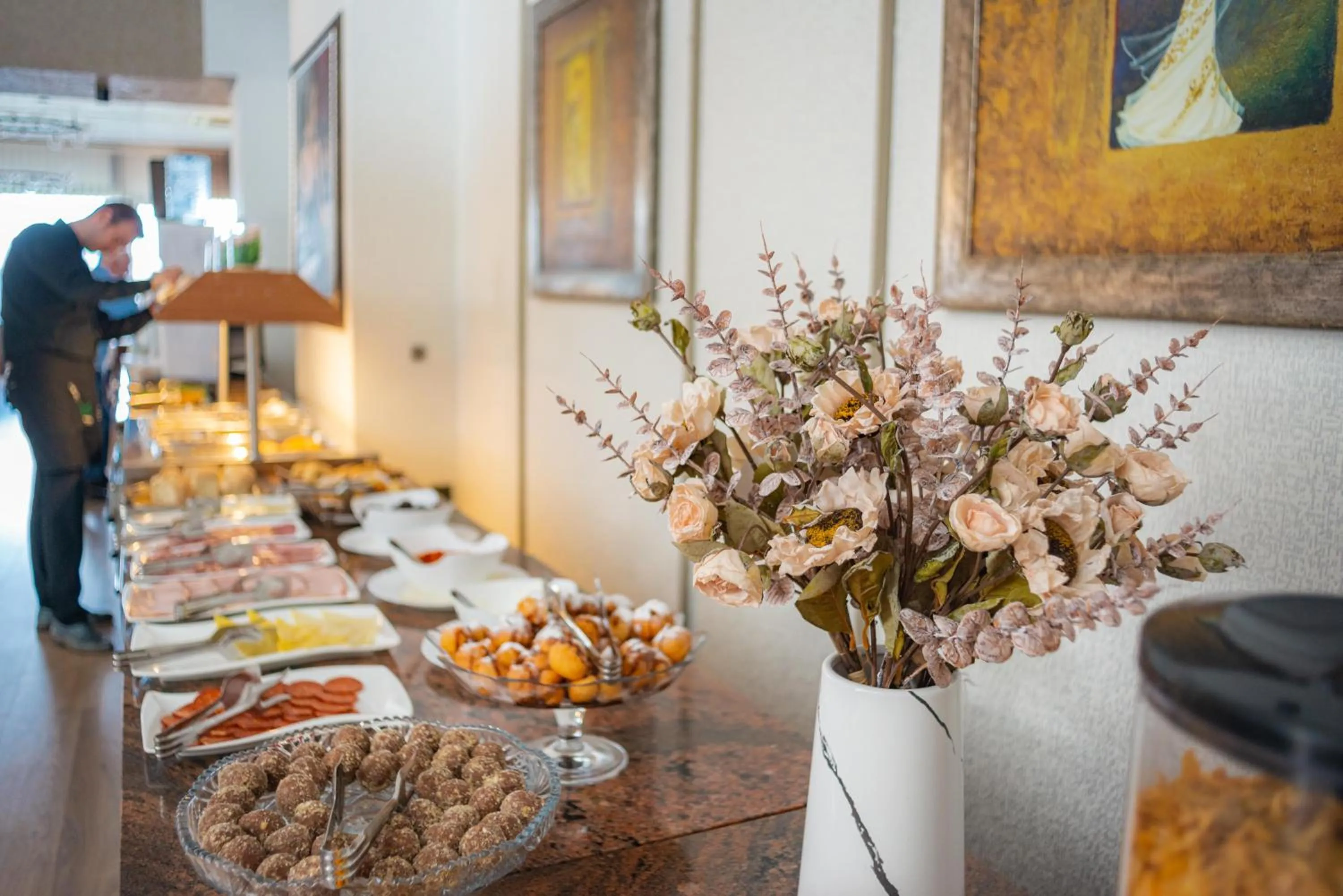 Buffet breakfast in Hotel Montana SPA