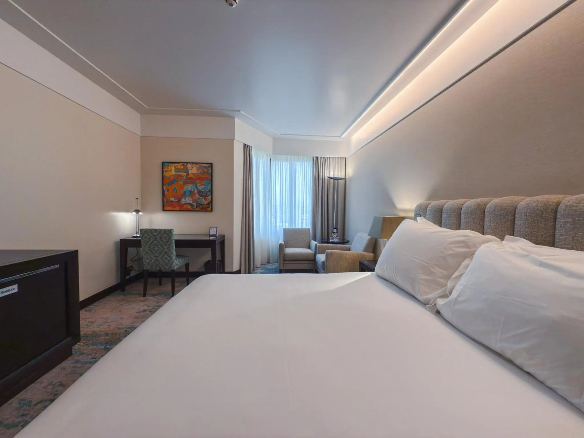 Photo of the whole room, Bed in Crowne Plaza Porto by IHG