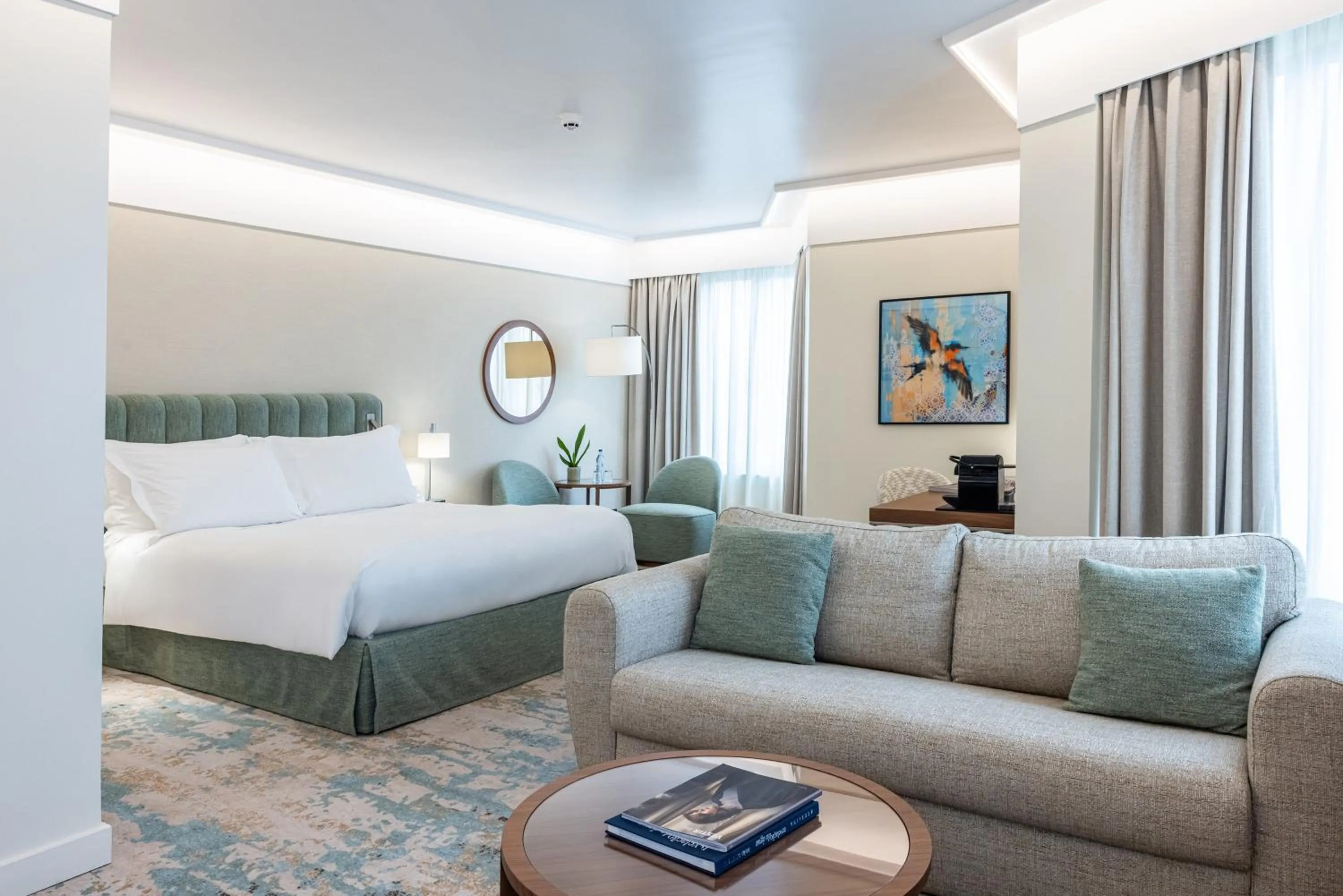 Photo of the whole room, Bed in Crowne Plaza Porto by IHG