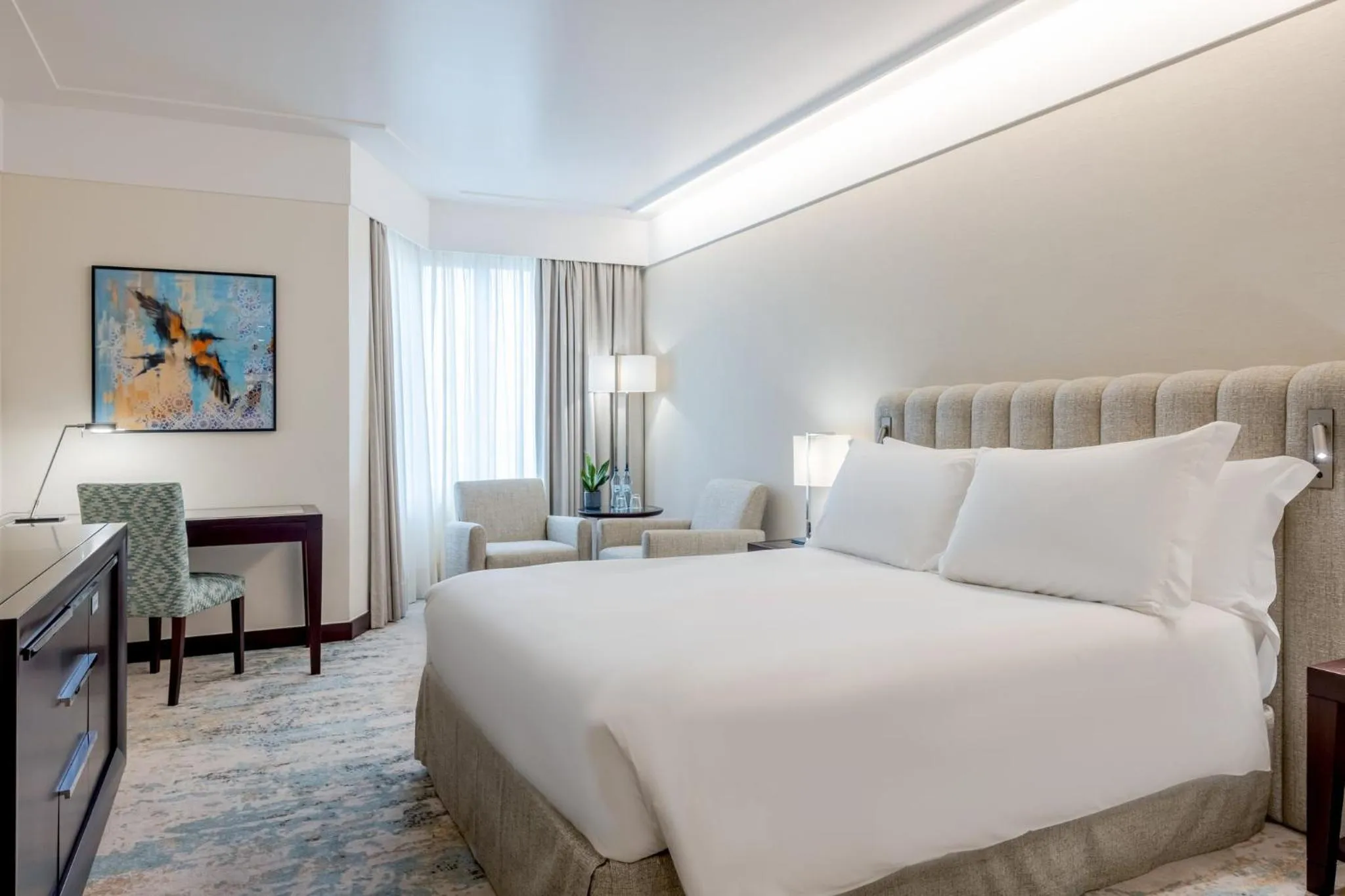 Photo of the whole room, Bed in Crowne Plaza Porto by IHG