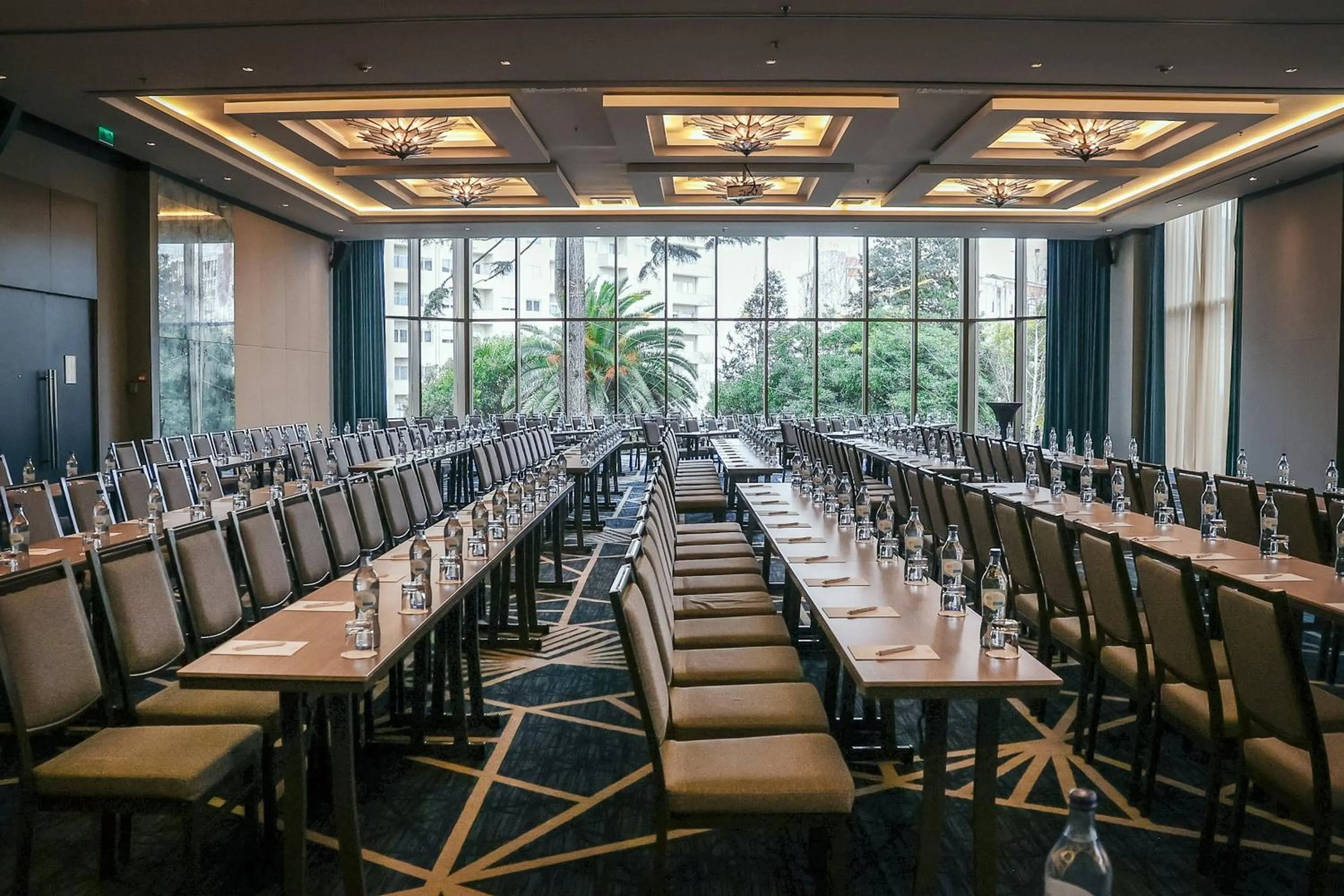 Meeting/conference room in Crowne Plaza Porto by IHG