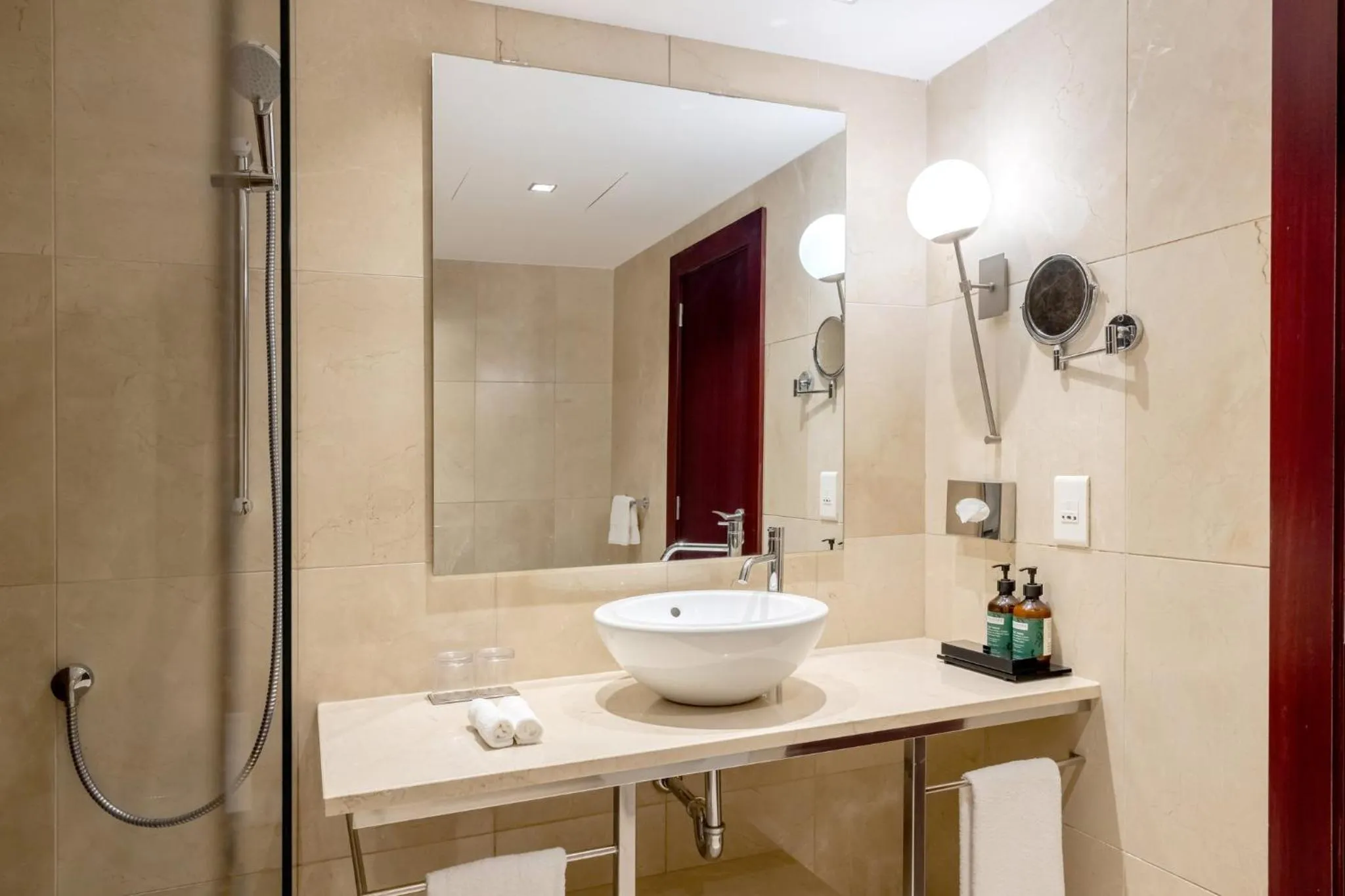 Photo of the whole room in Crowne Plaza Porto by IHG