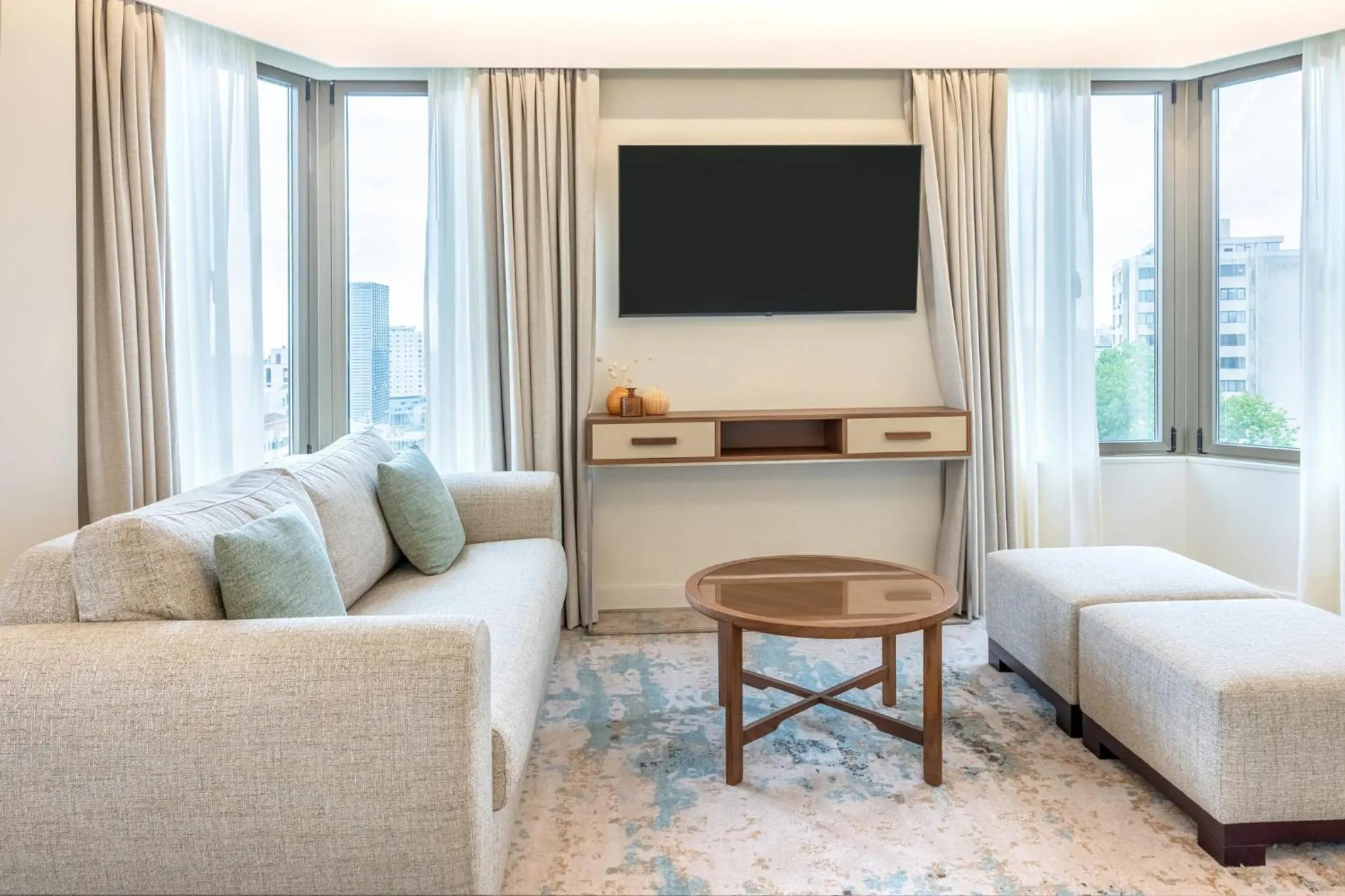 Photo of the whole room in Crowne Plaza Porto by IHG