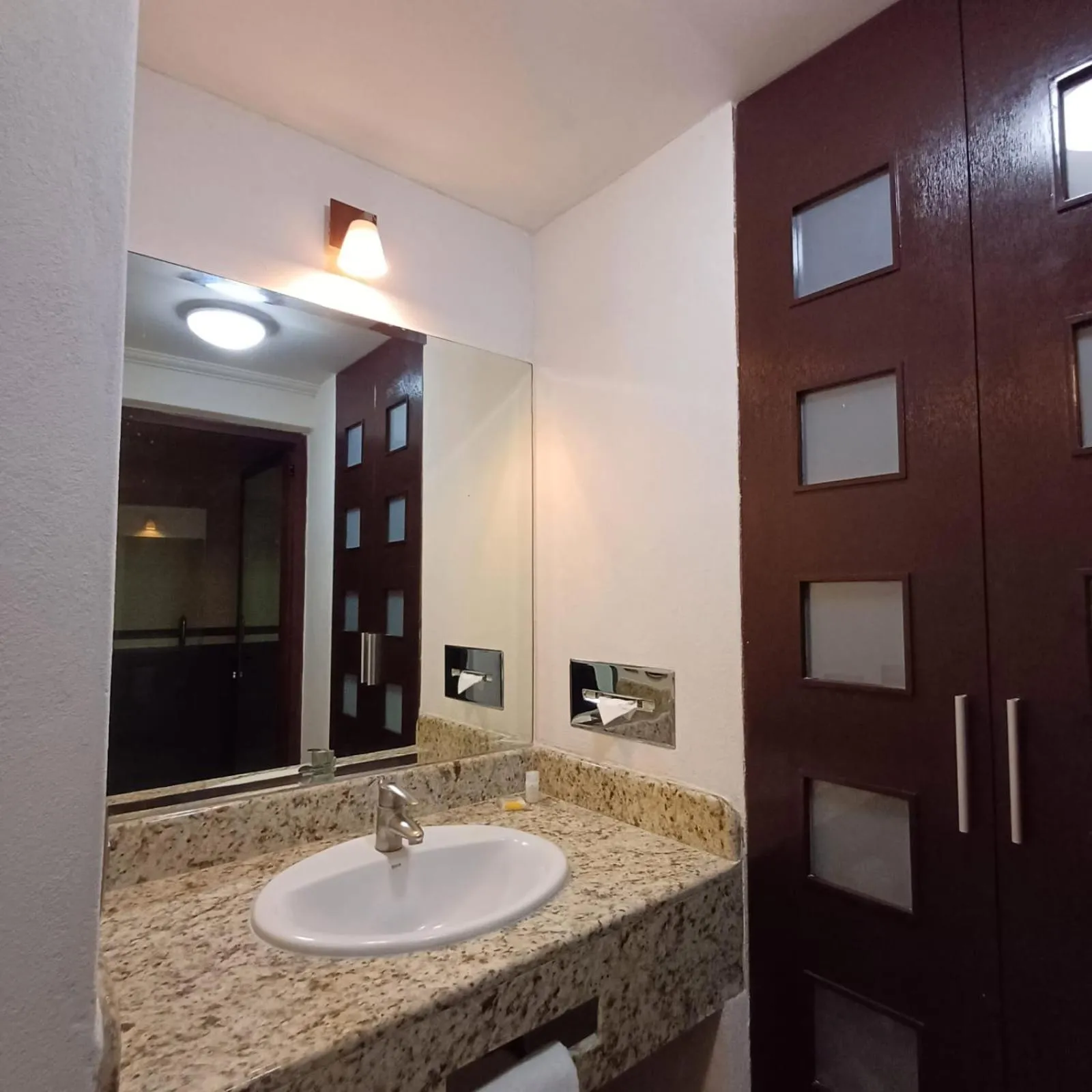 Bathroom in Sleep Inn Puebla Centro Hist rico