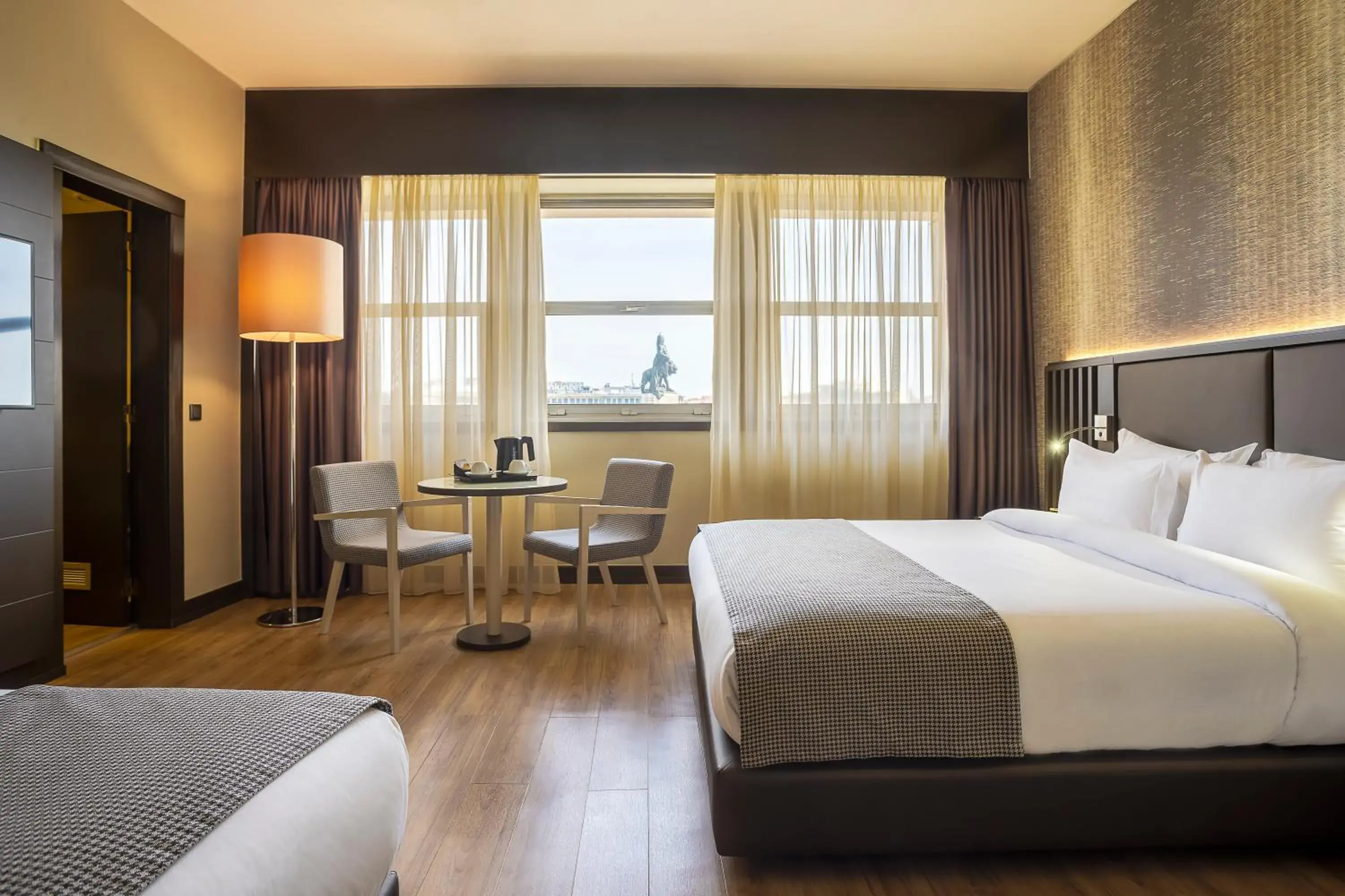 Photo of the whole room, Bed in HF Fenix Lisboa Photo of the whole room, Bed in HF Fenix Lisboa