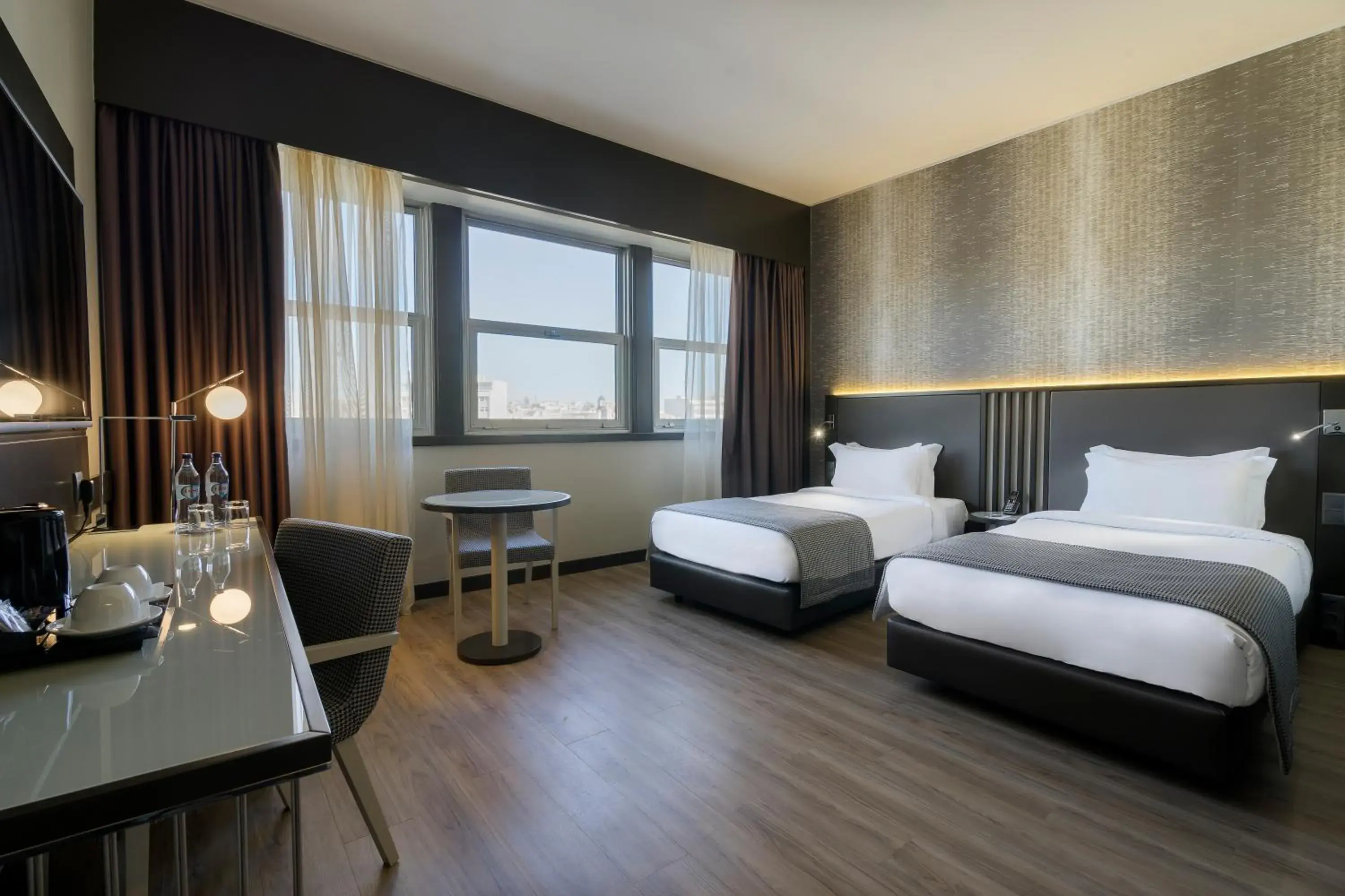 Photo of the whole room, Bed in HF Fenix Lisboa Photo of the whole room, Bed in HF Fenix Lisboa