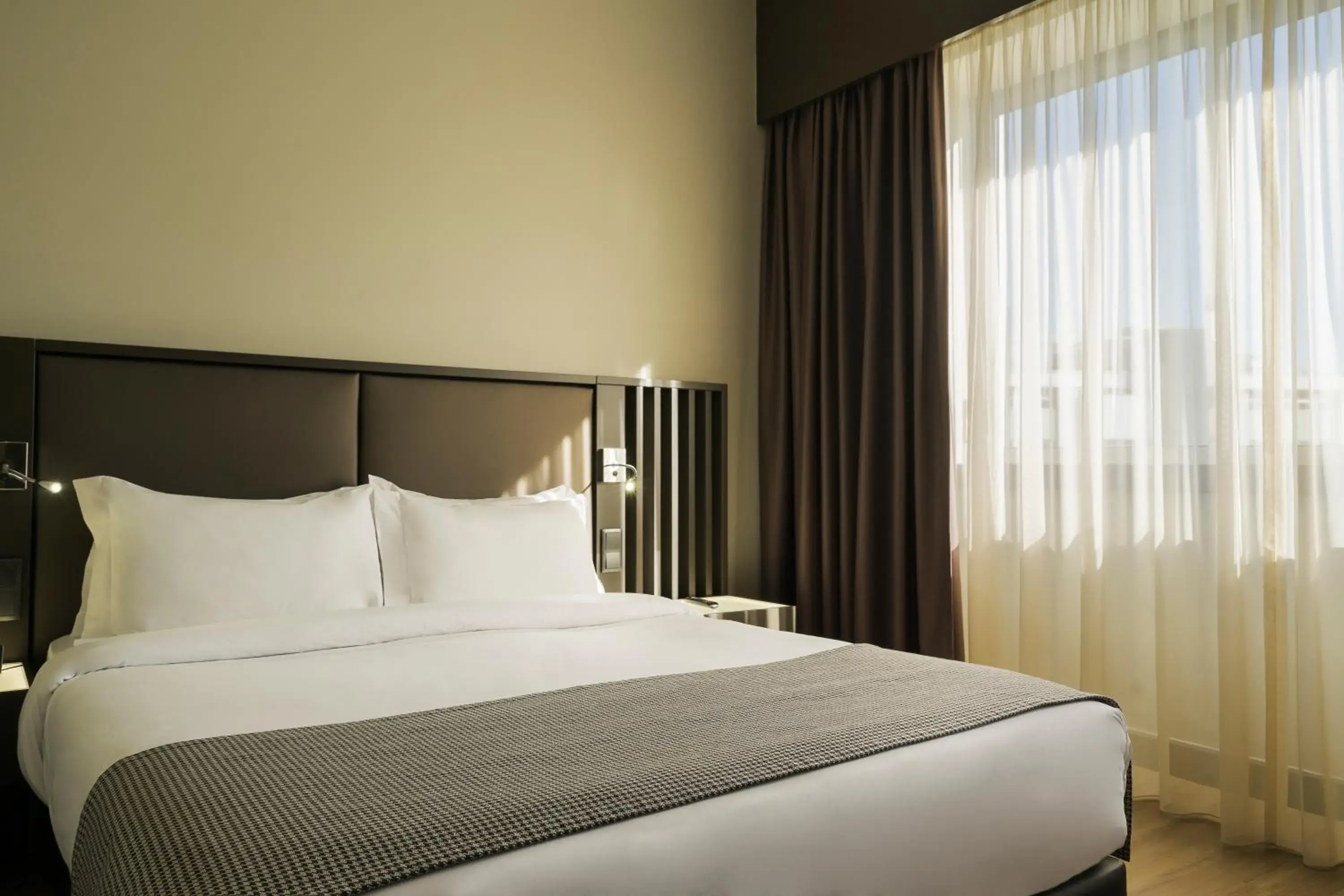 Photo of the whole room, Bed in HF Fenix Lisboa Photo of the whole room, Bed in HF Fenix Lisboa