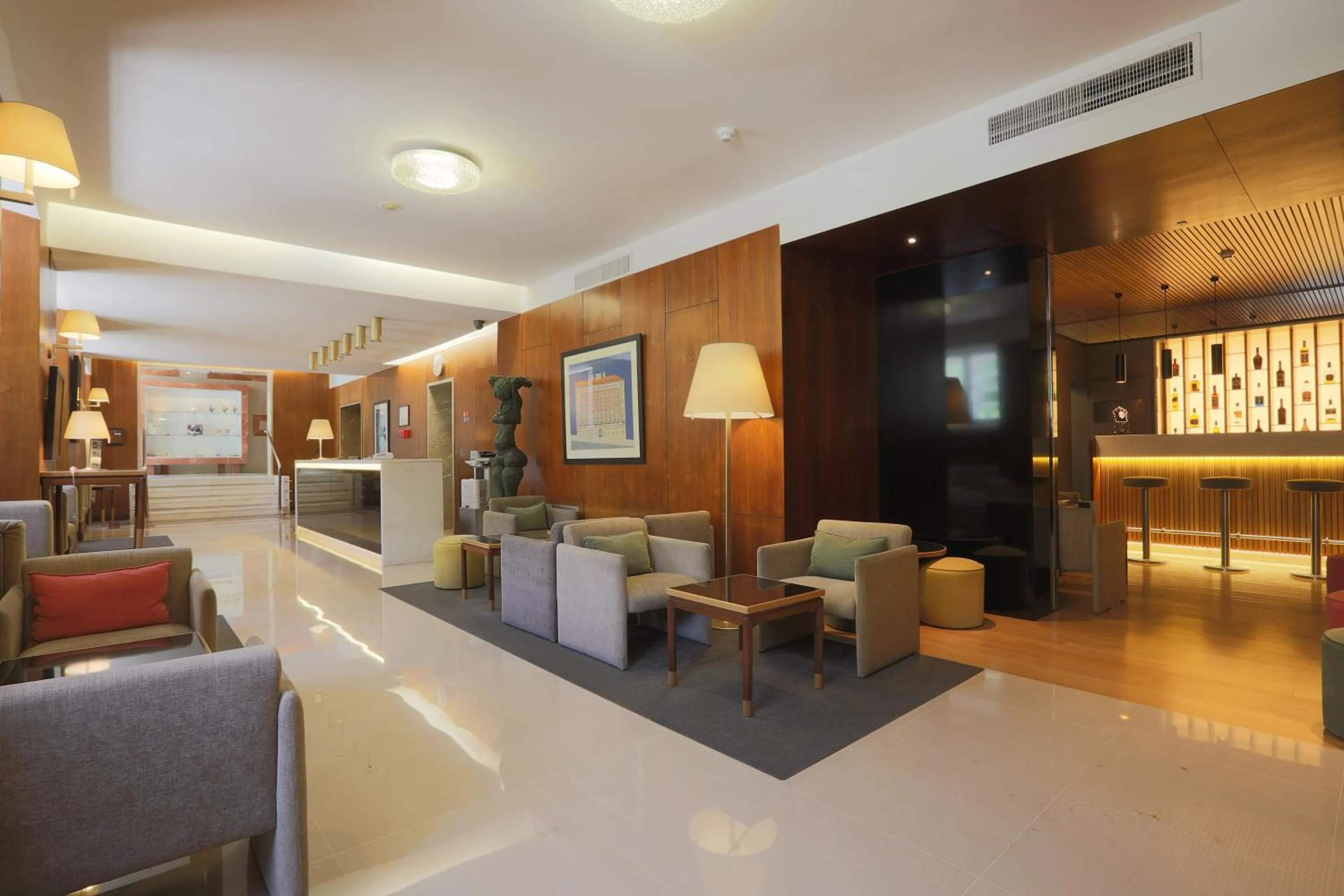 Lounge or bar in Hotel Miraparque