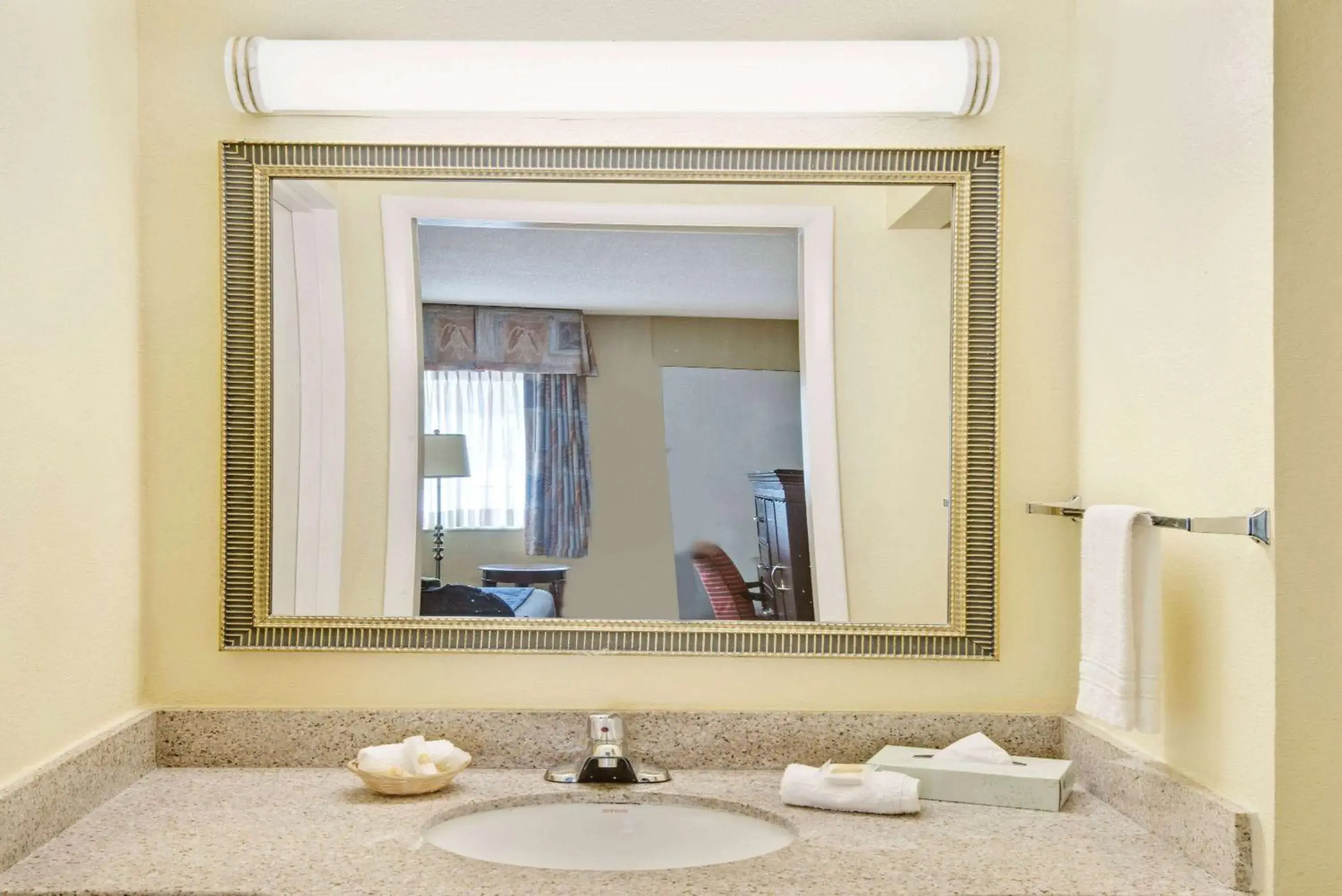 Photo of the whole room in Days Inn by Wyndham Towson Photo of the whole room in Days Inn by Wyndham Towson