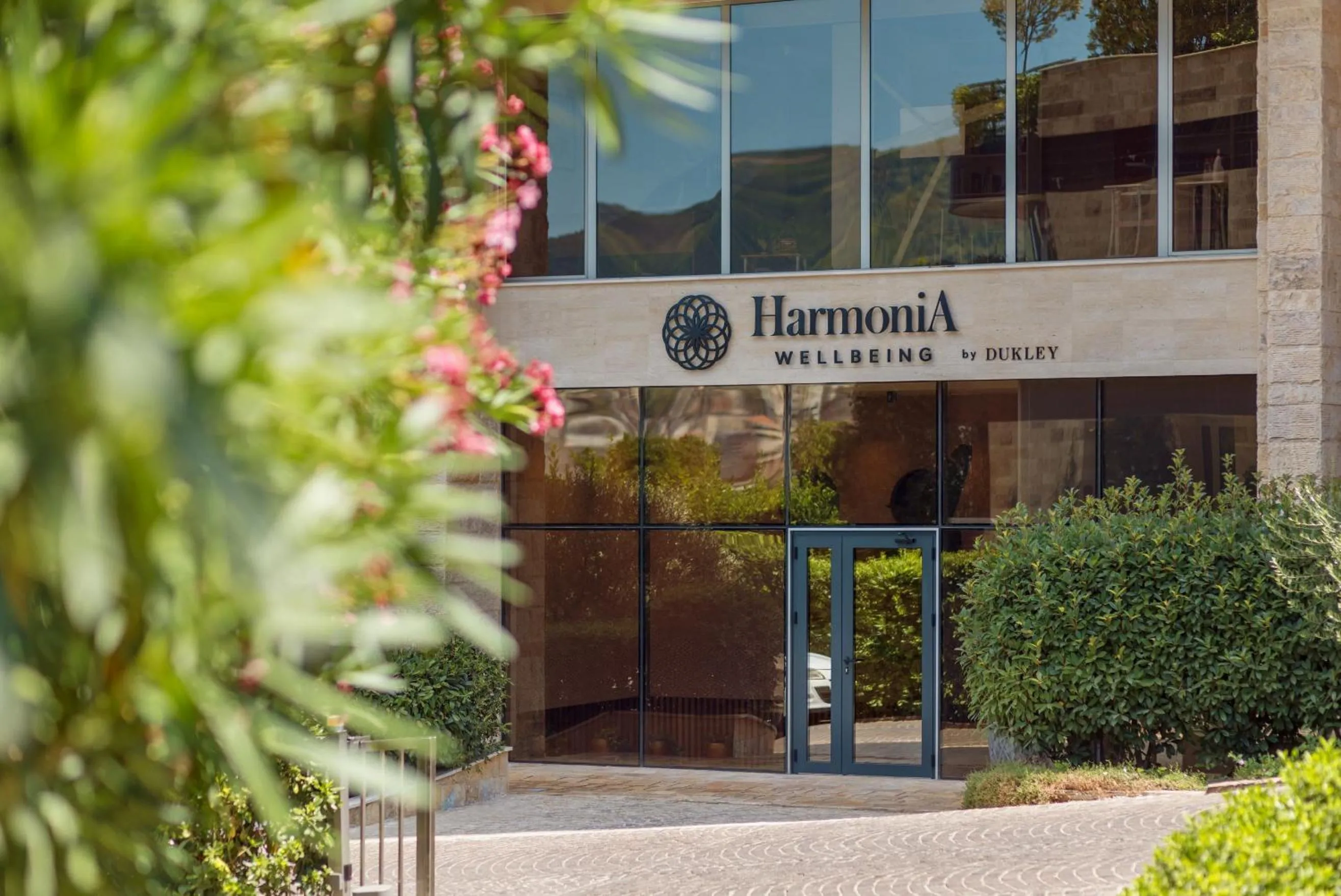 Property building in Hotel Harmonia by Dukley