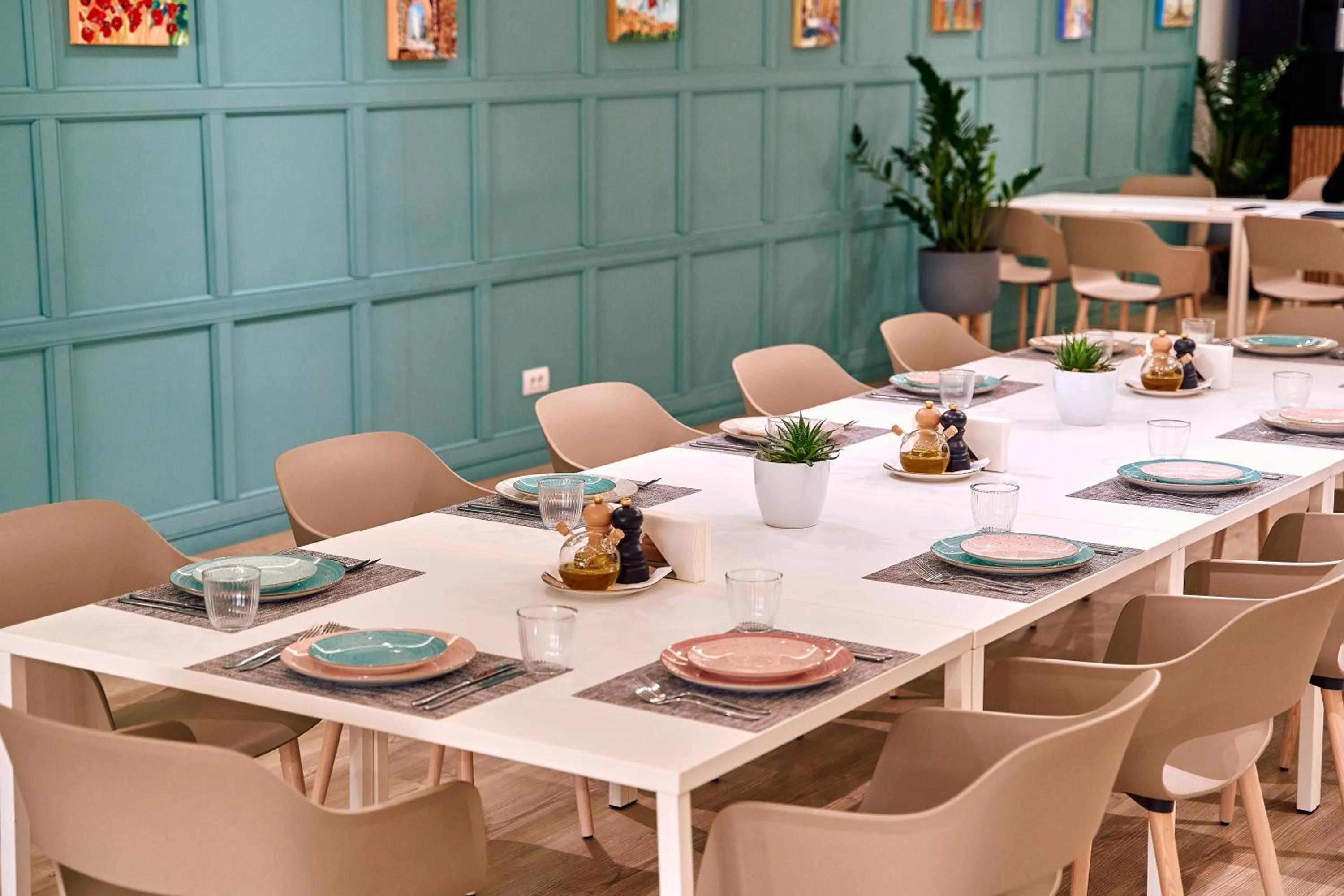 Restaurant/places to eat in Hotel Harmonia by Dukley