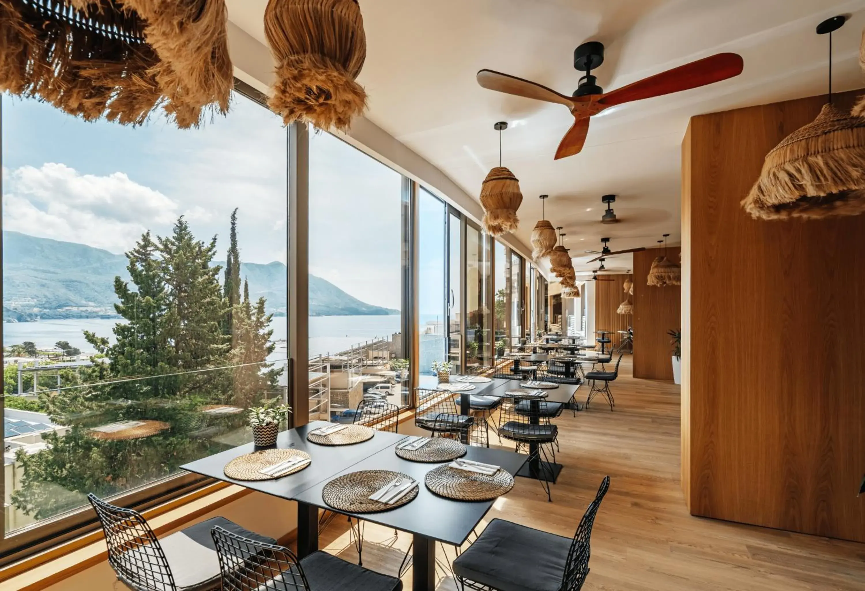 Restaurant/places to eat in Hotel Harmonia by Dukley Restaurant/places to eat in Hotel Harmonia by Dukley