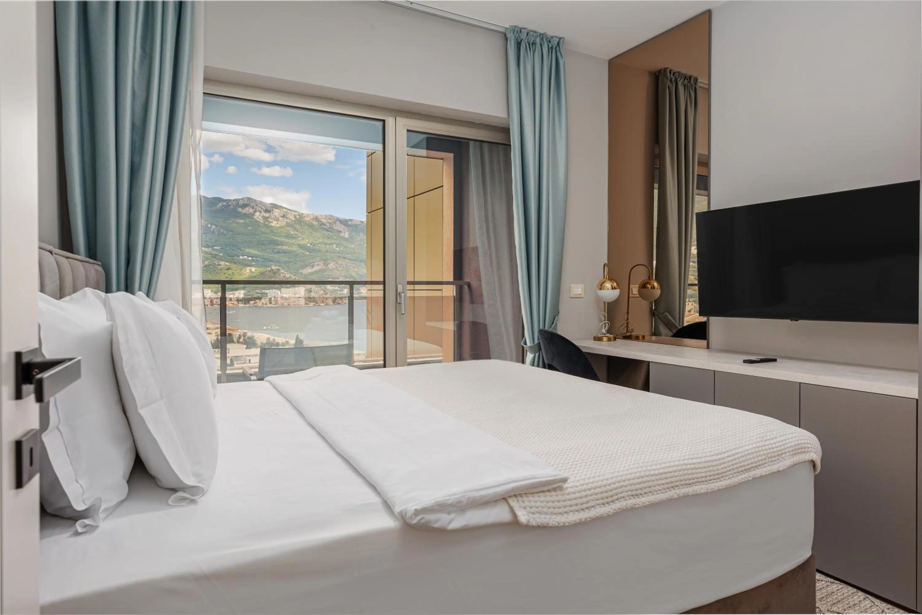 Bed in Hotel Harmonia by Dukley