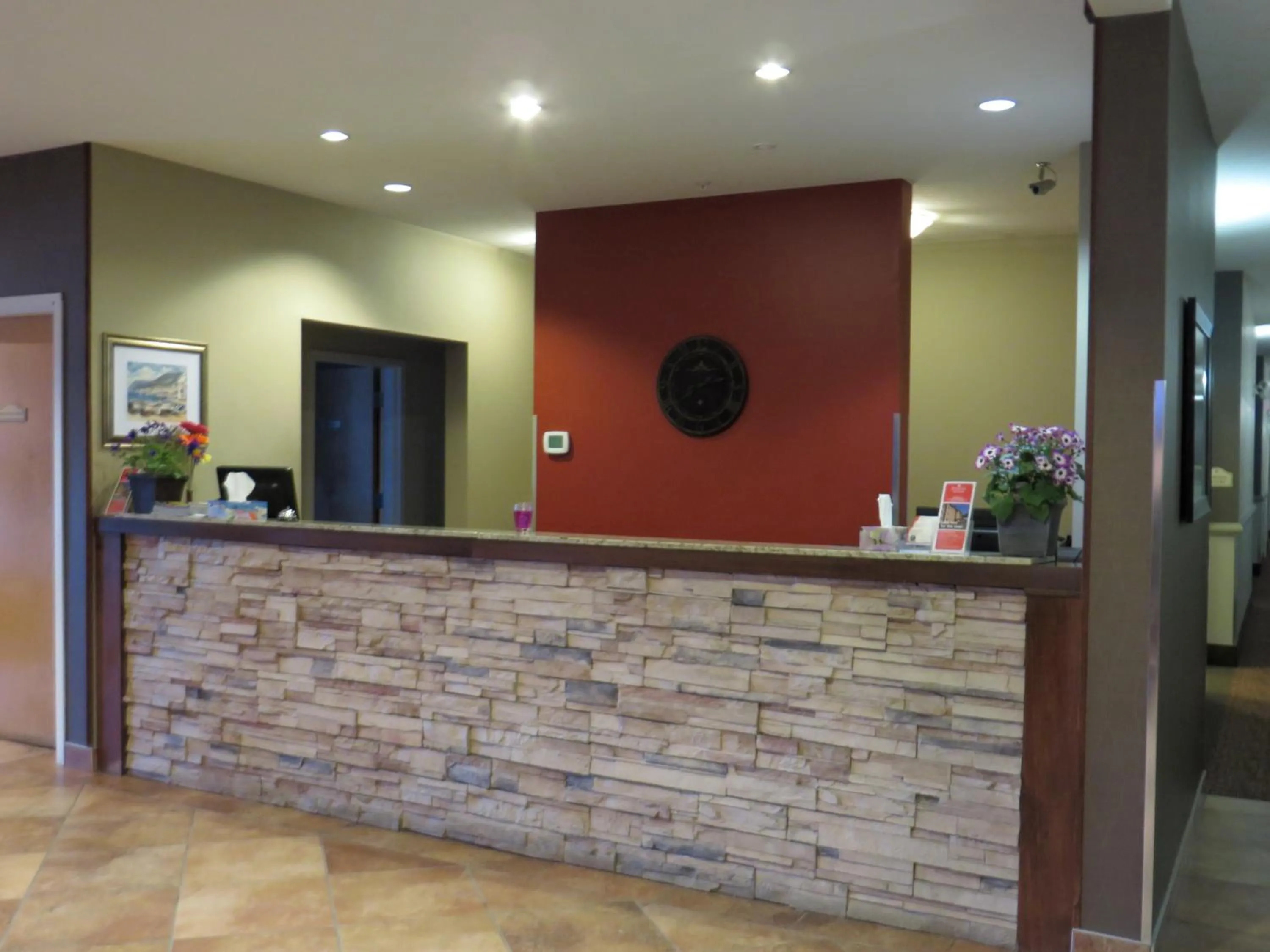 Lobby or reception in Sigma Inn & Suites Hudson's Hope