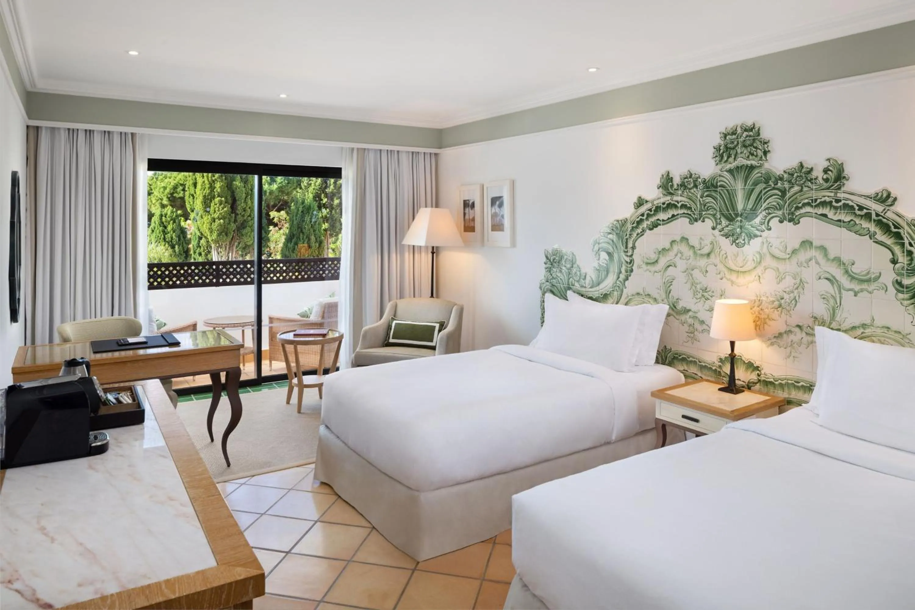 Photo of the whole room, Bed in Pine Cliffs Hotel, a Luxury Collection Resort, Algarve