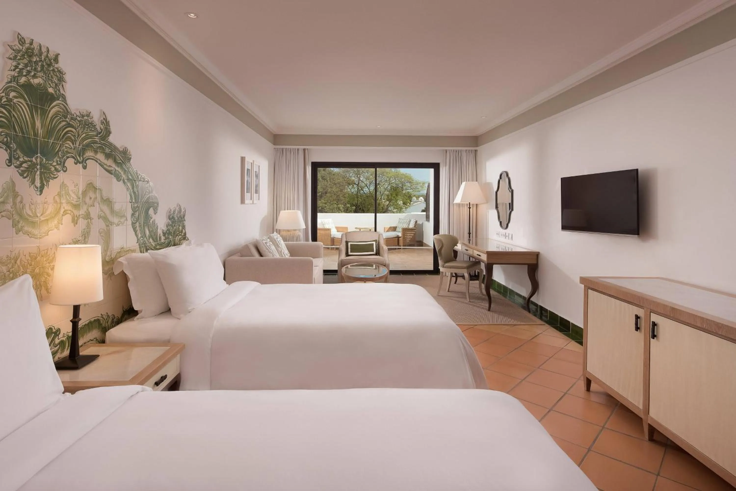 Photo of the whole room, Bed in Pine Cliffs Hotel, a Luxury Collection Resort, Algarve