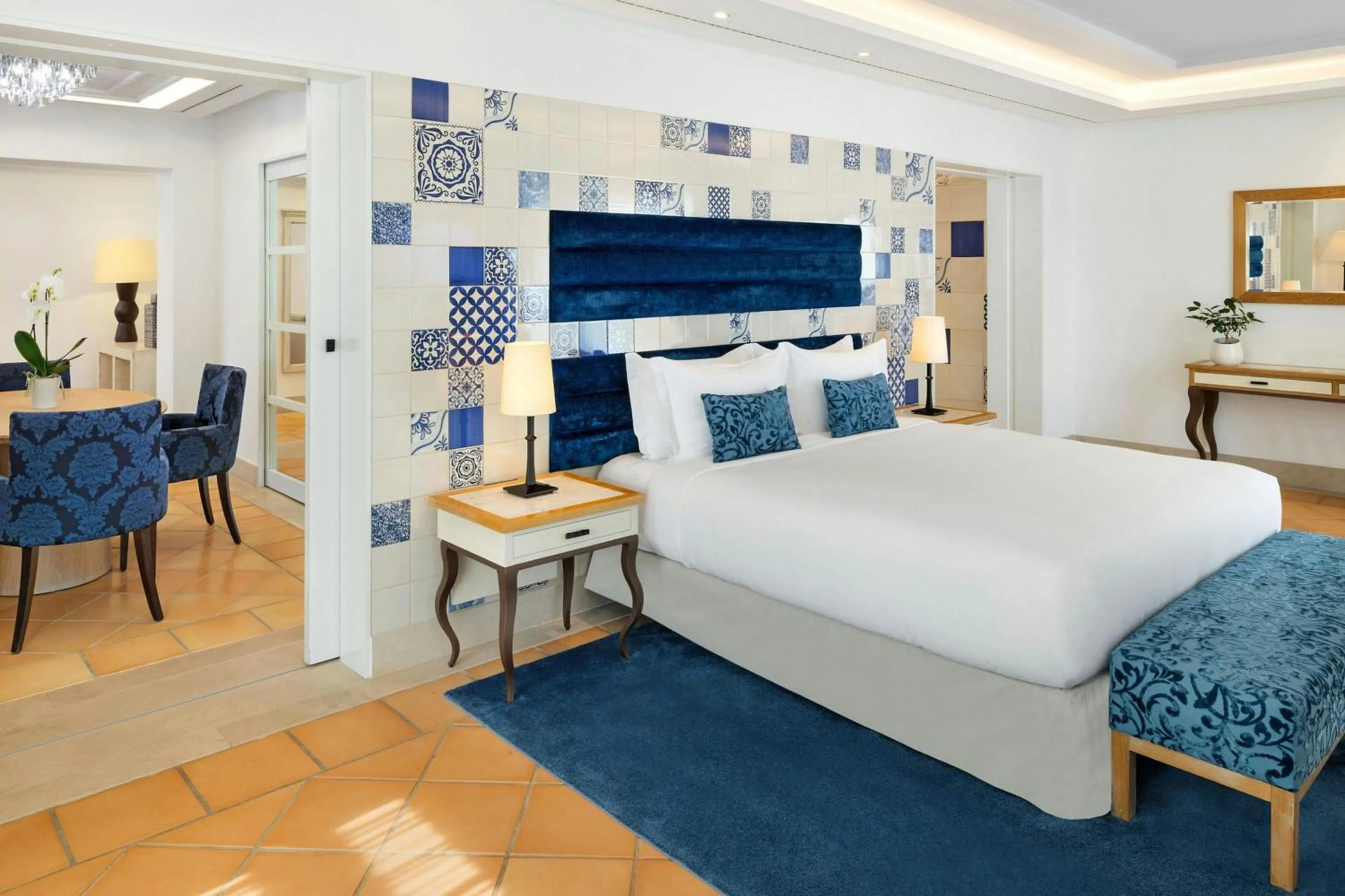 Photo of the whole room, Bed in Pine Cliffs Hotel, a Luxury Collection Resort, Algarve