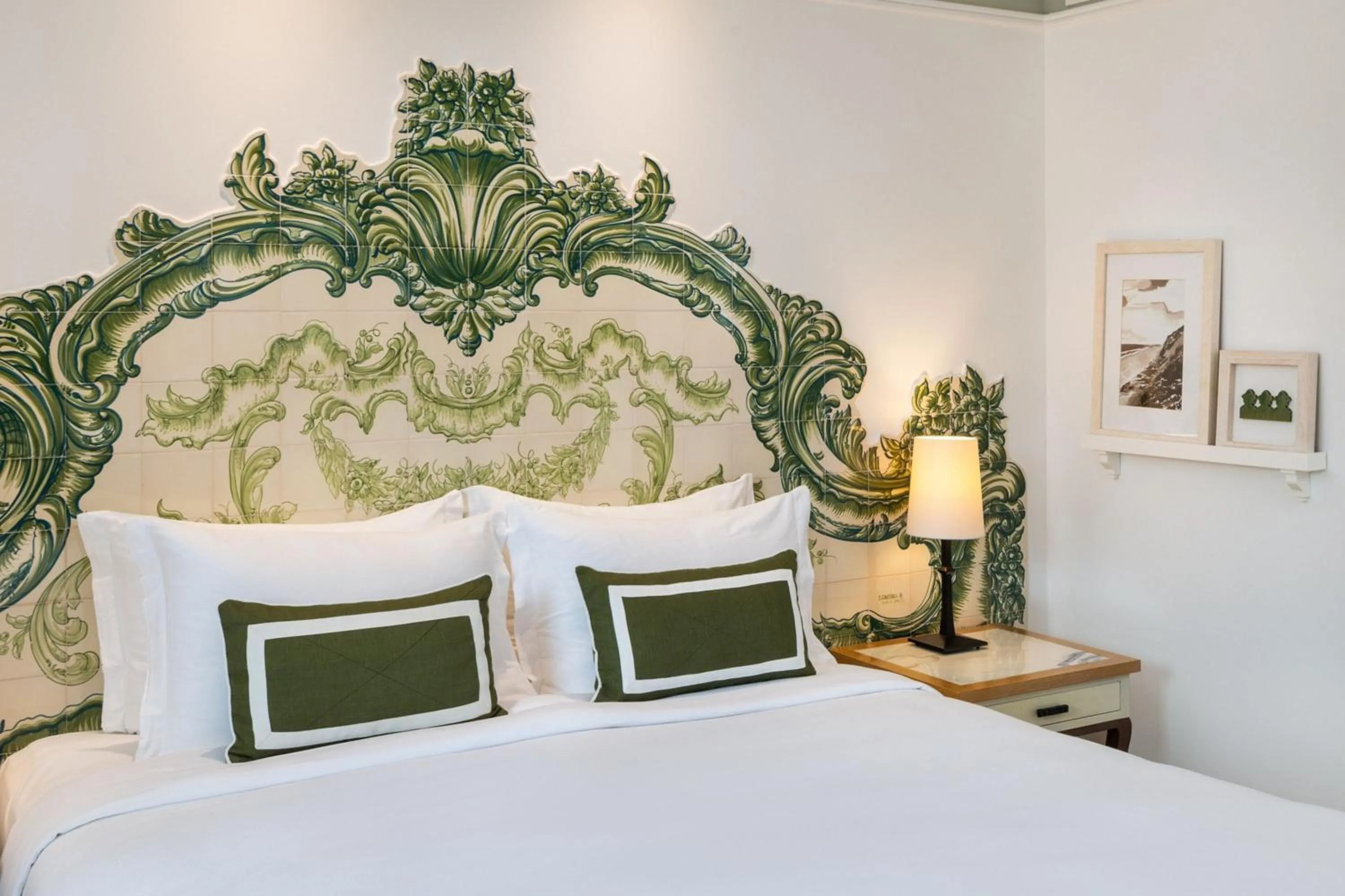 Photo of the whole room, Bed in Pine Cliffs Hotel, a Luxury Collection Resort, Algarve