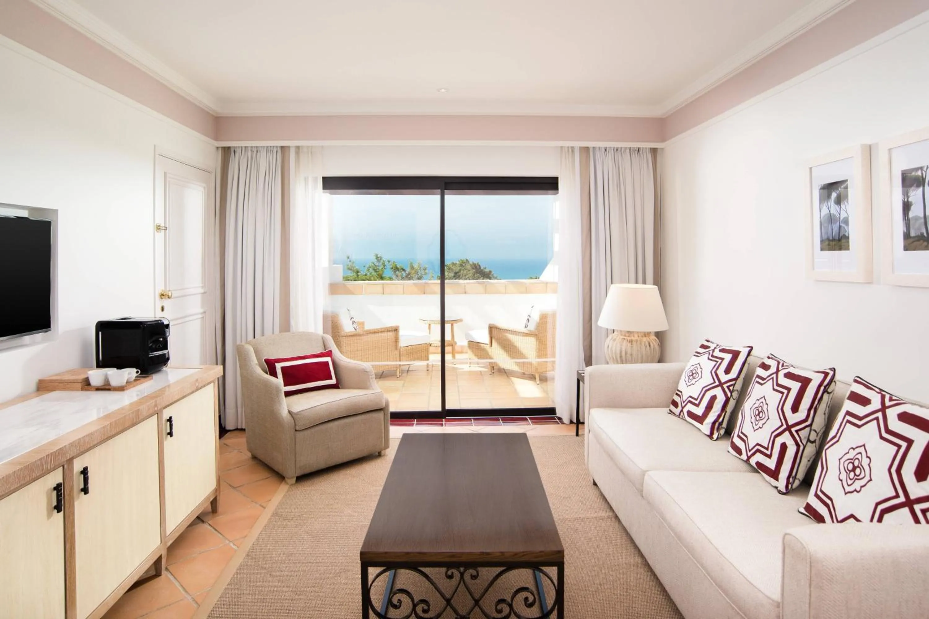 Living room in Pine Cliffs Hotel, a Luxury Collection Resort, Algarve
