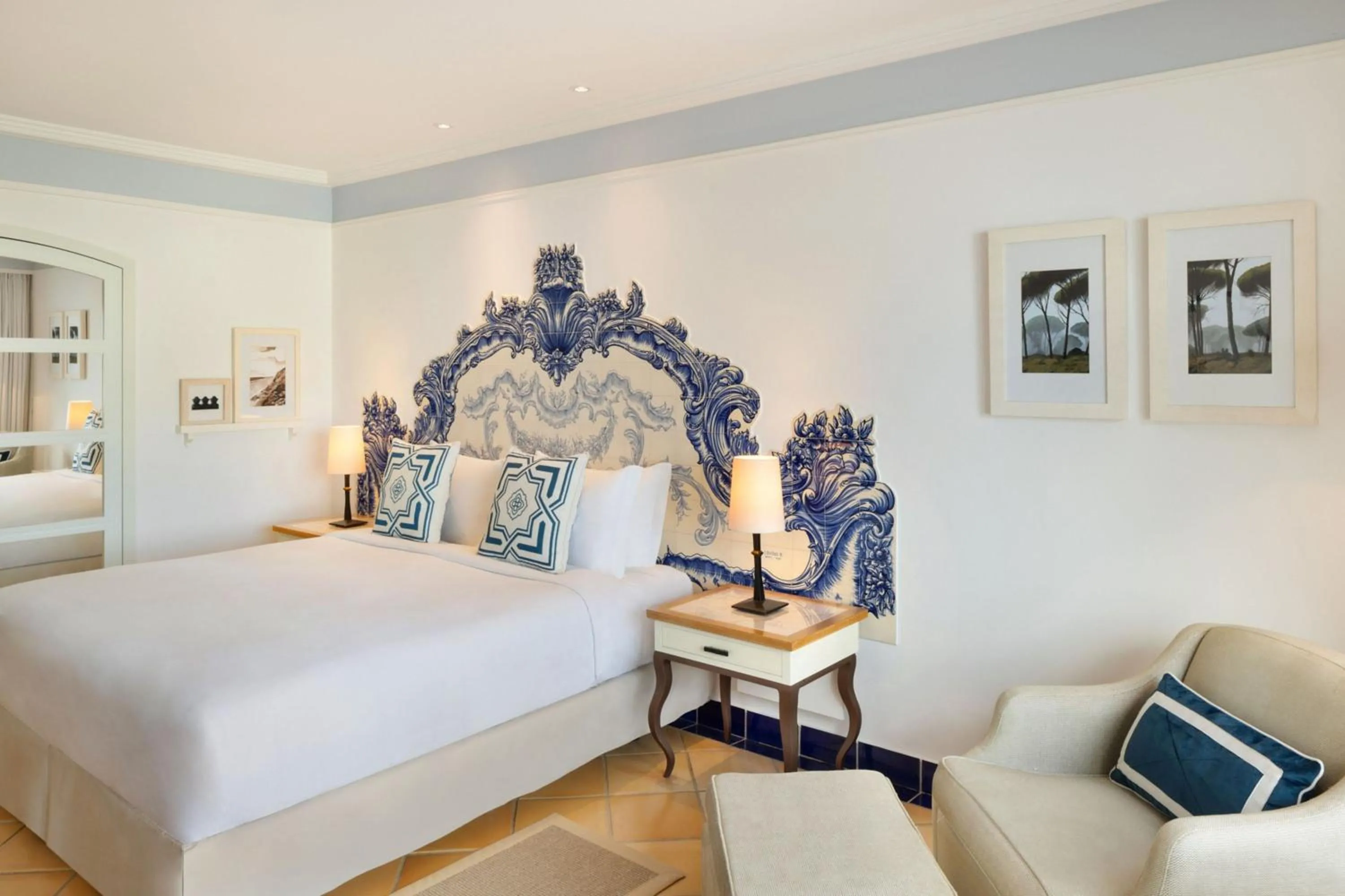 Photo of the whole room, Bed in Pine Cliffs Hotel, a Luxury Collection Resort, Algarve