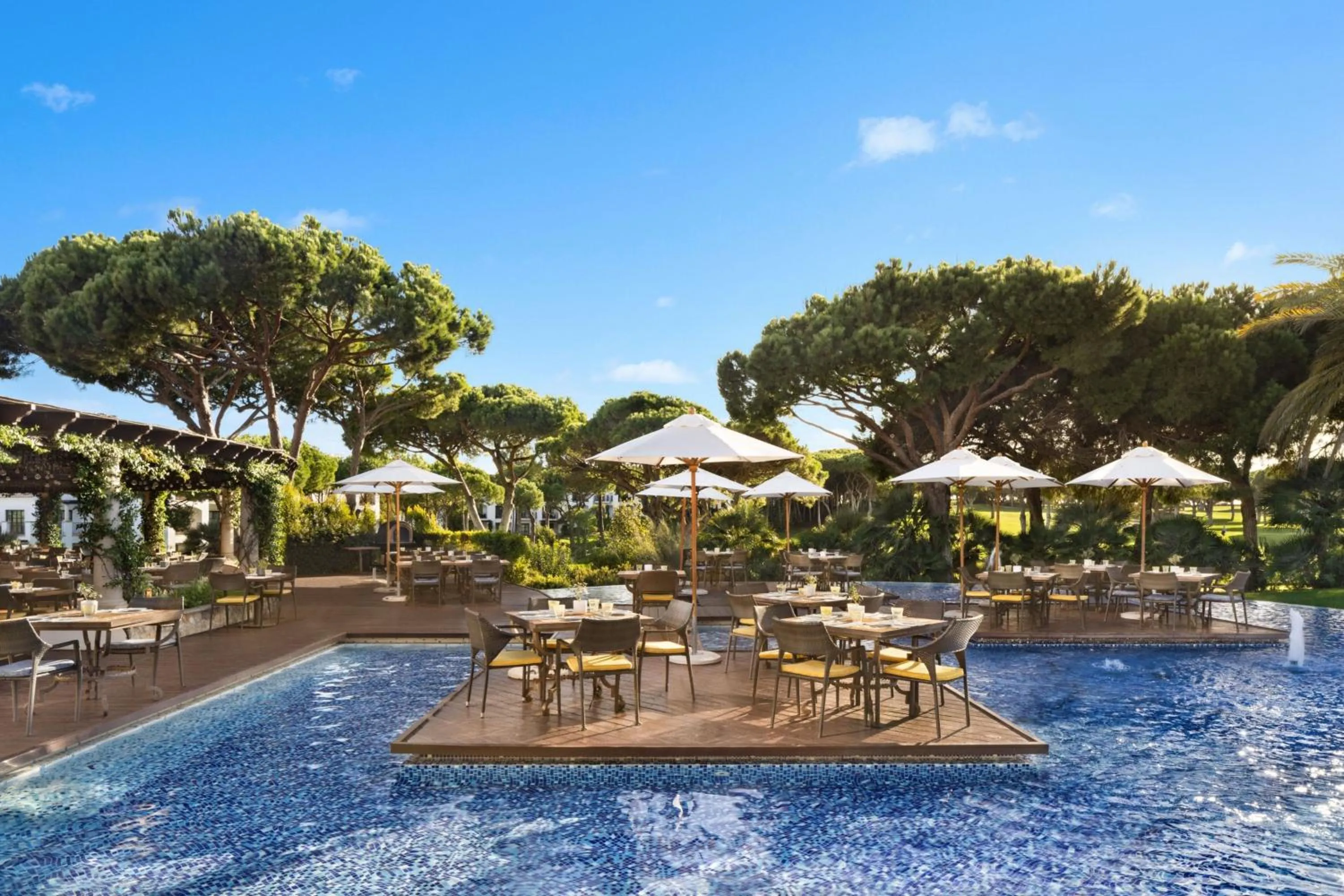 Restaurant/places to eat in Pine Cliffs Hotel, a Luxury Collection Resort, Algarve
