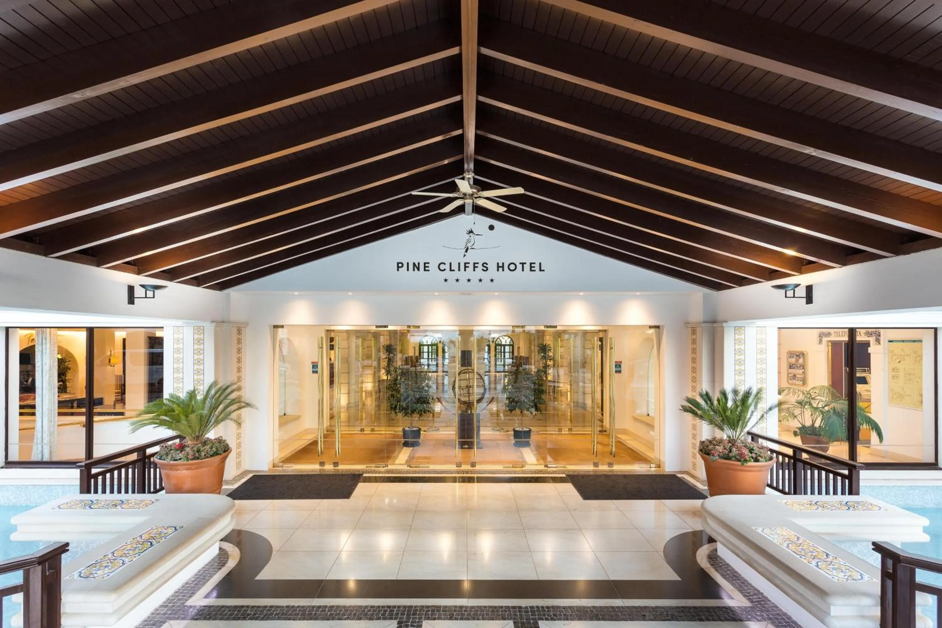 Lobby or reception in Pine Cliffs Hotel, a Luxury Collection Resort, Algarve
