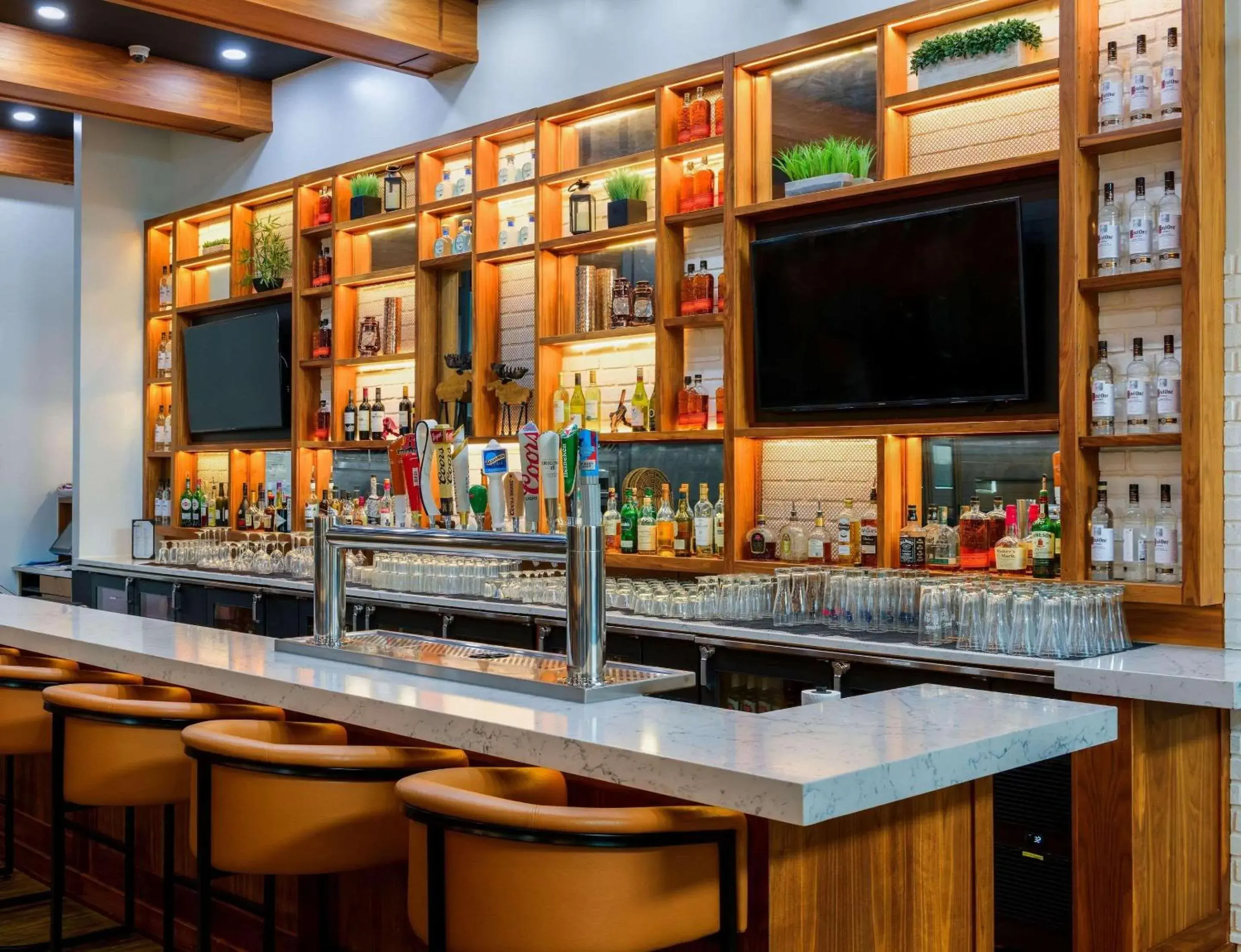 Restaurant/places to eat in Radisson Hotel & Suites Fort McMurray Restaurant/places to eat in Radisson Hotel & Suites Fort McMurray