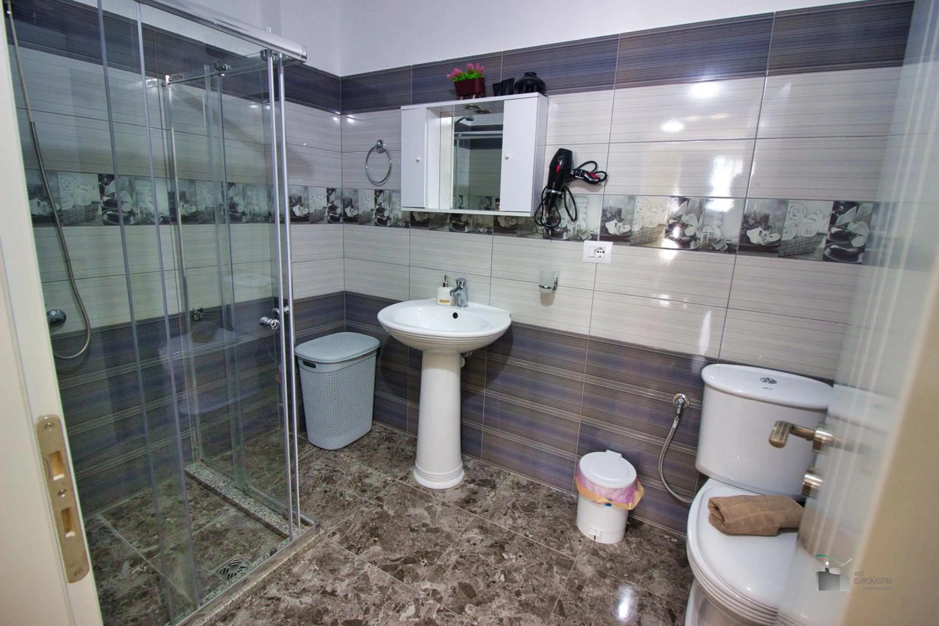 Shower in DAI Apartments