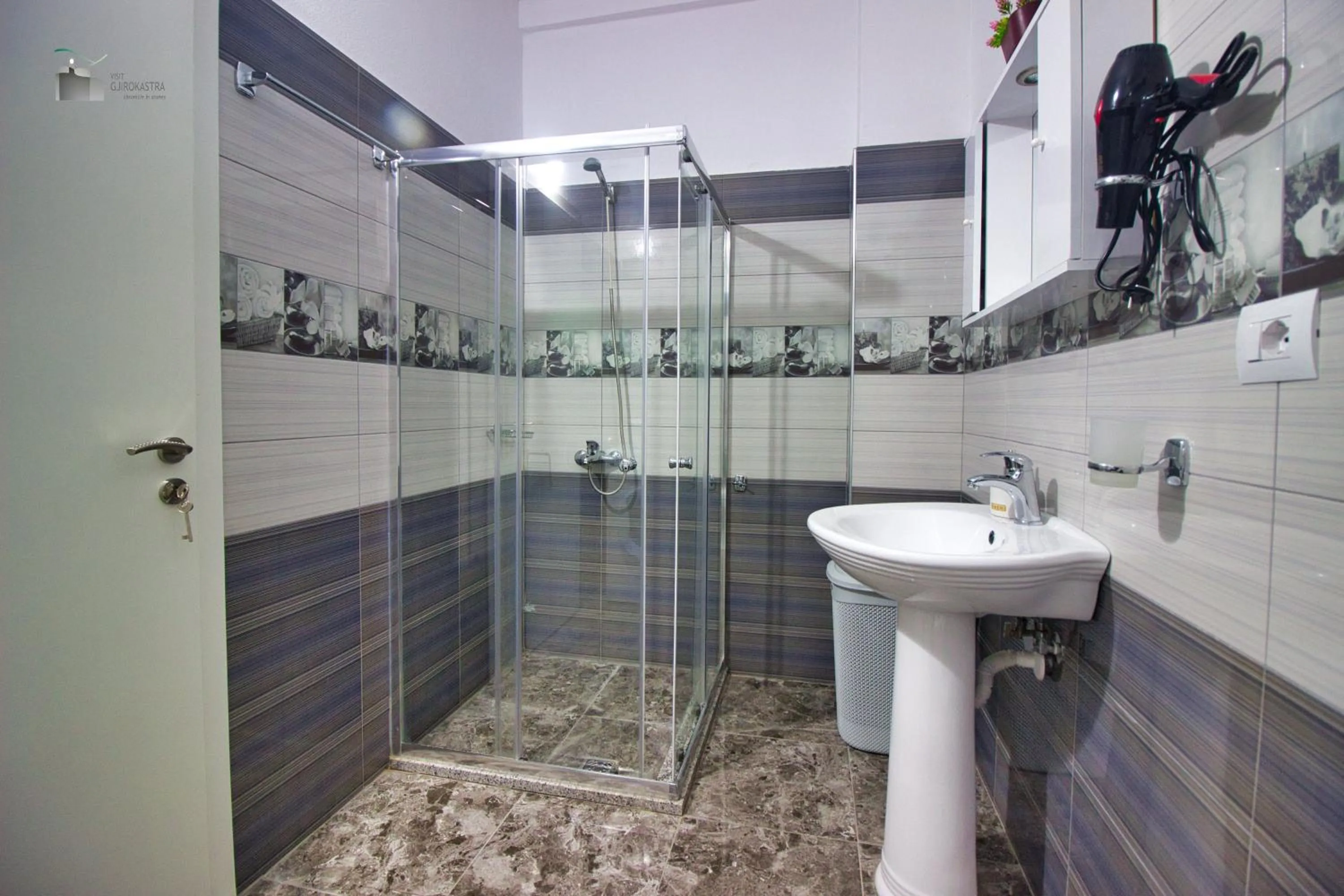 Shower in DAI Apartments
