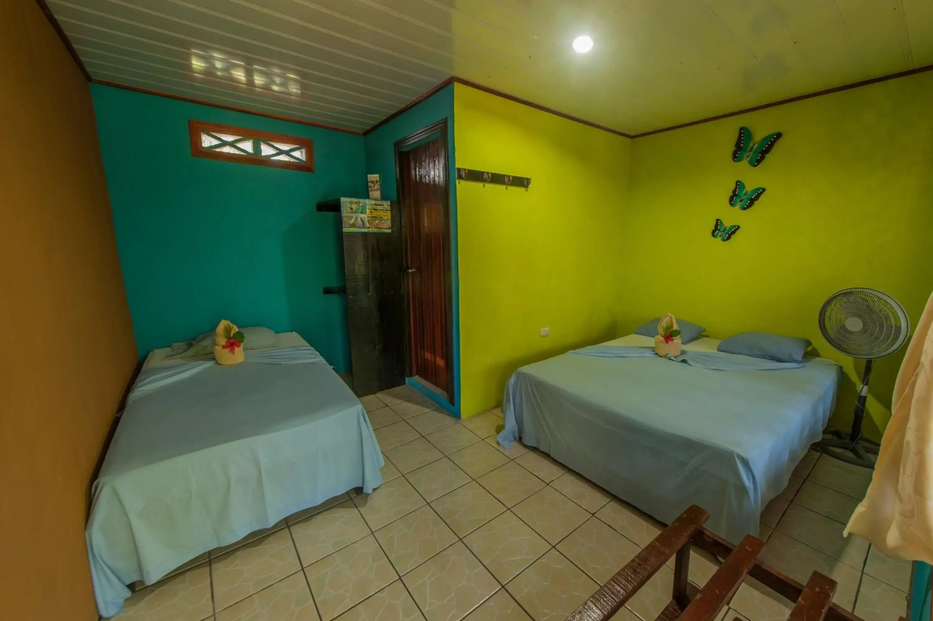 Triple Room with A/C in Hotel El Icaco Tortuguero Triple Room with A/C in Hotel El Icaco Tortuguero