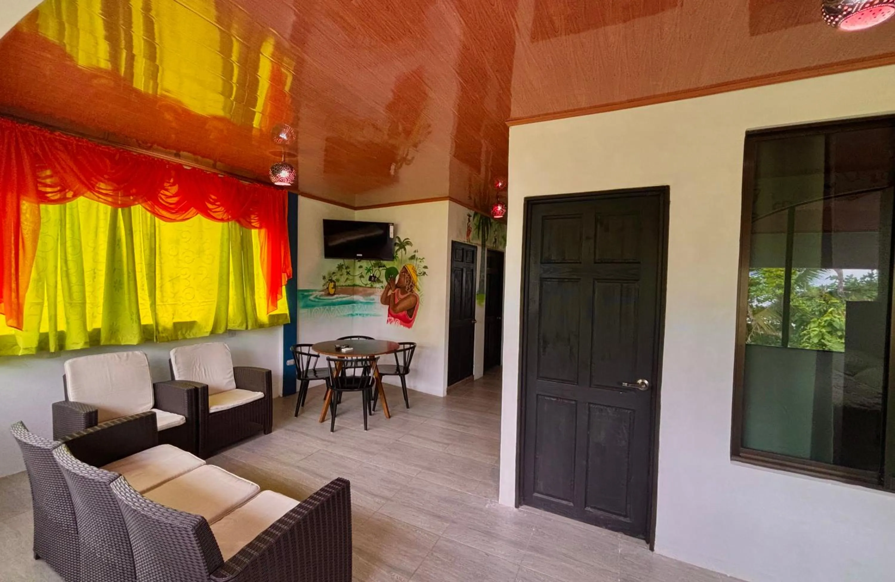 TV and multimedia in Hotel El Icaco Tortuguero