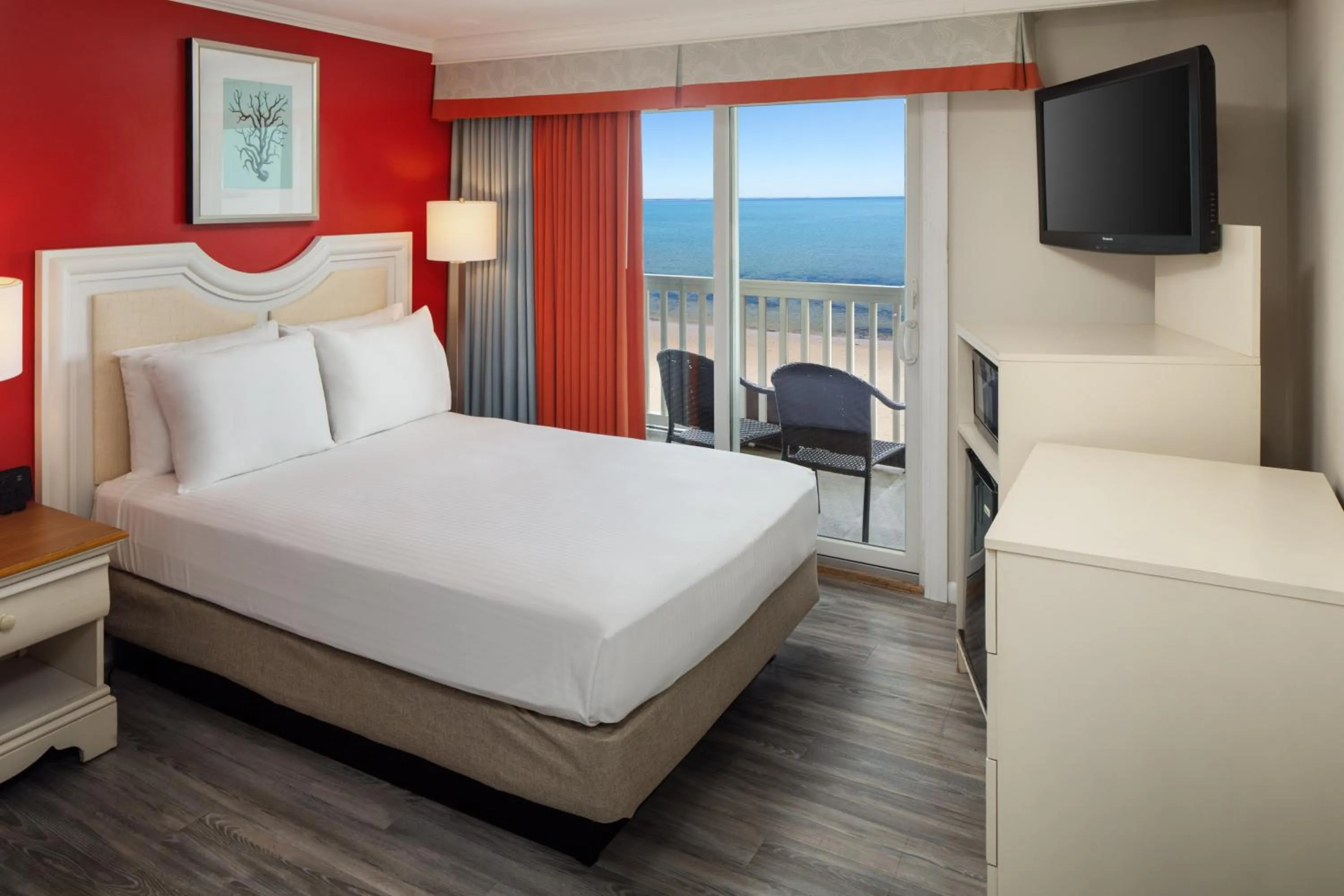 Bed in Surfside Hotel and Suites