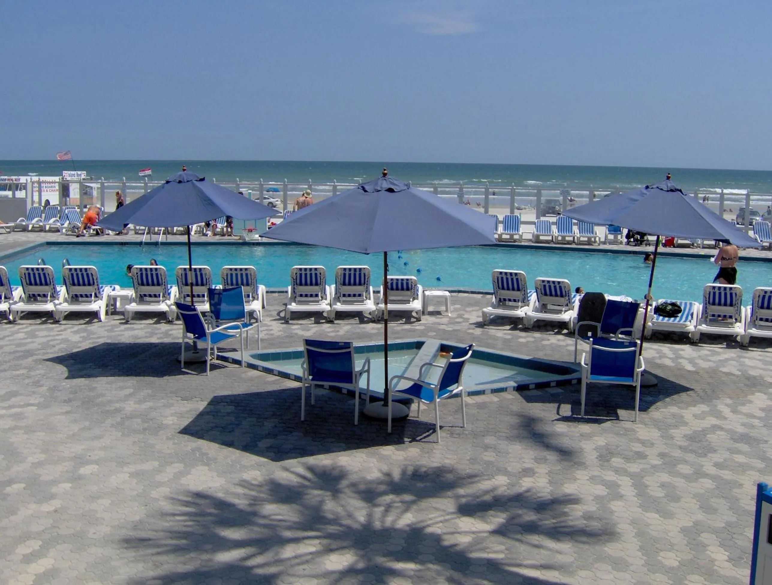 Swimming pool in Islander Beach Resort - New Smyrna Beach