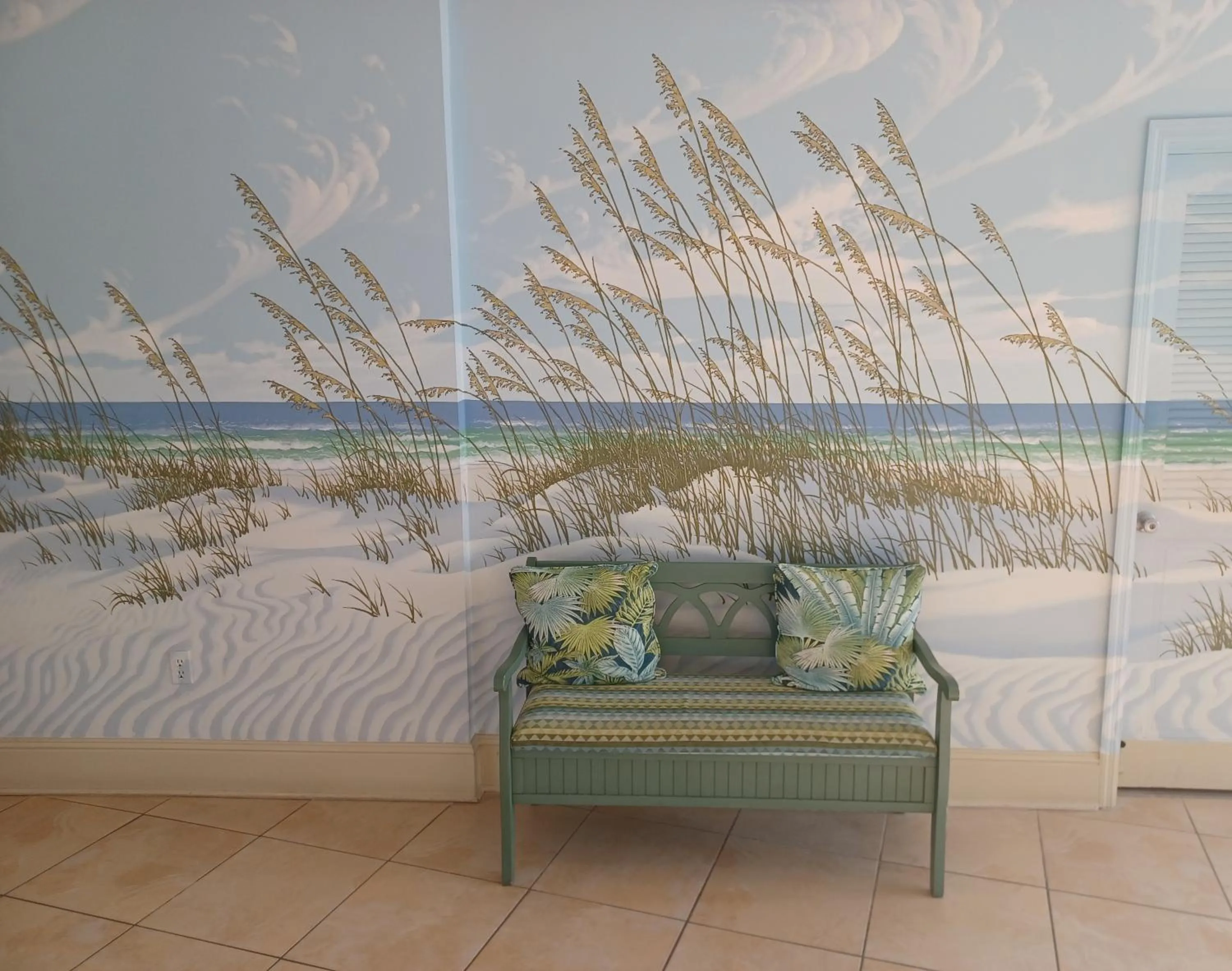Seating area, Bed in Islander Beach Resort - New Smyrna Beach