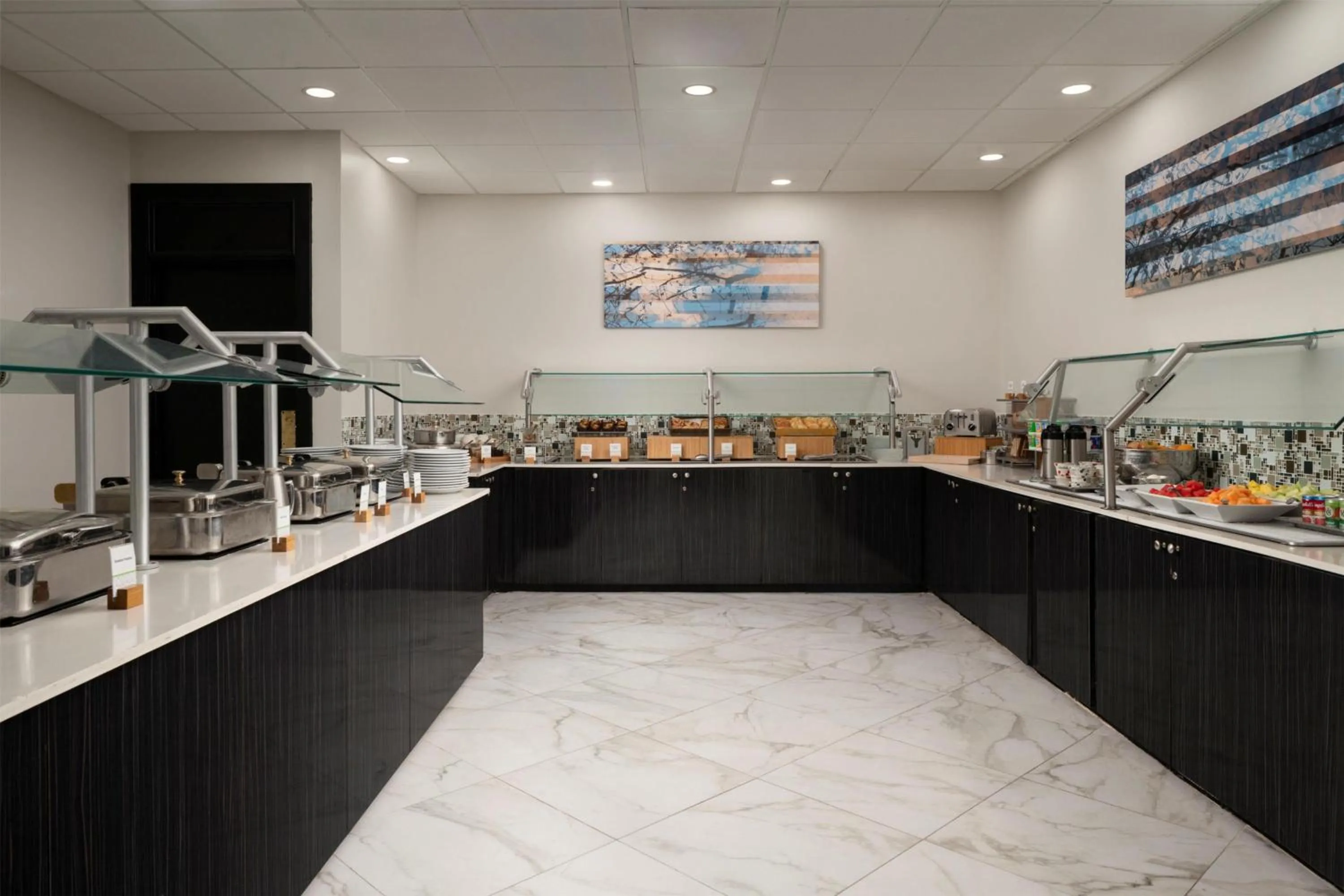 Restaurant/places to eat in DoubleTree by Hilton Richmond - Midlothian