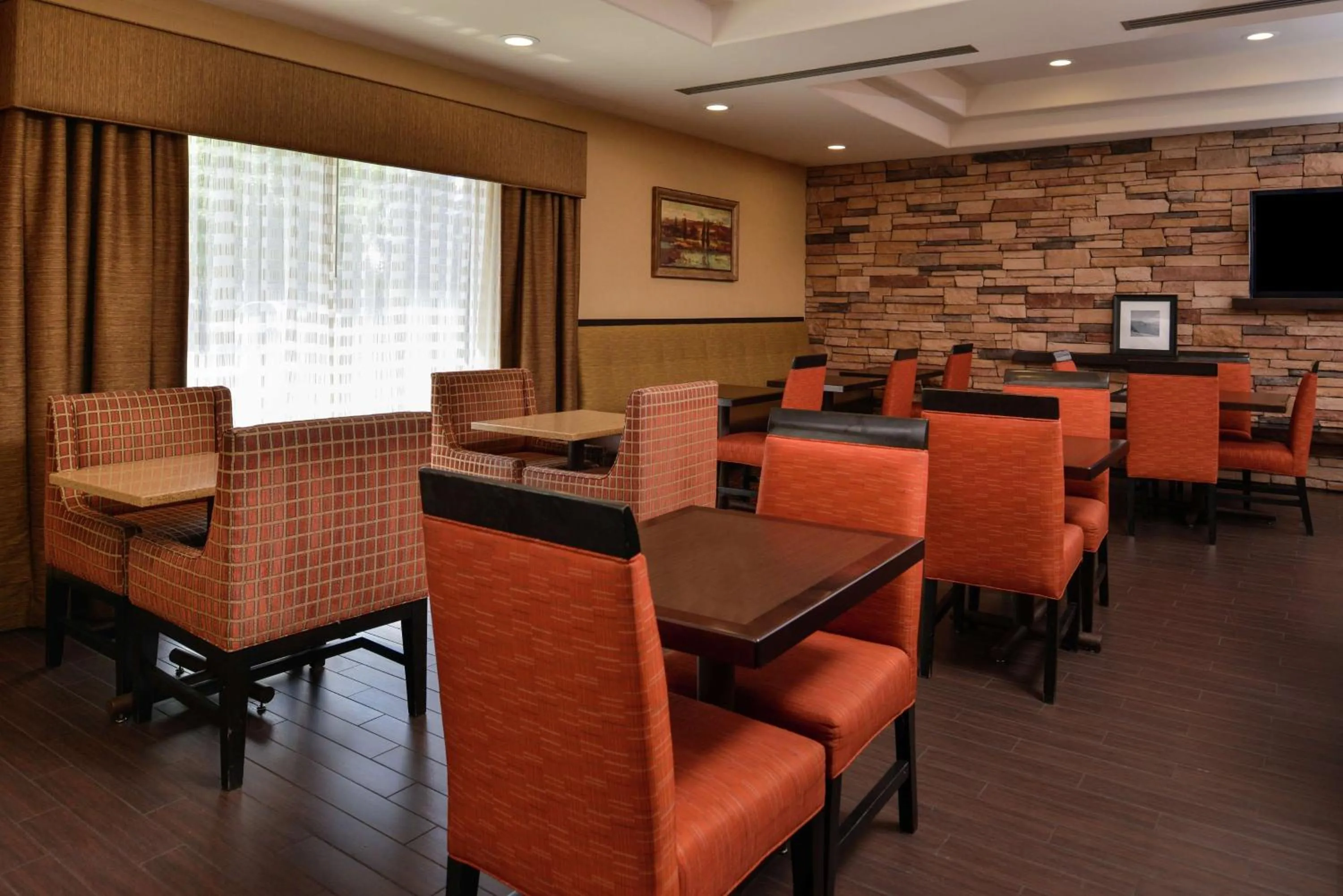 Restaurant/places to eat in Hampton Inn Idaho Falls / Airport