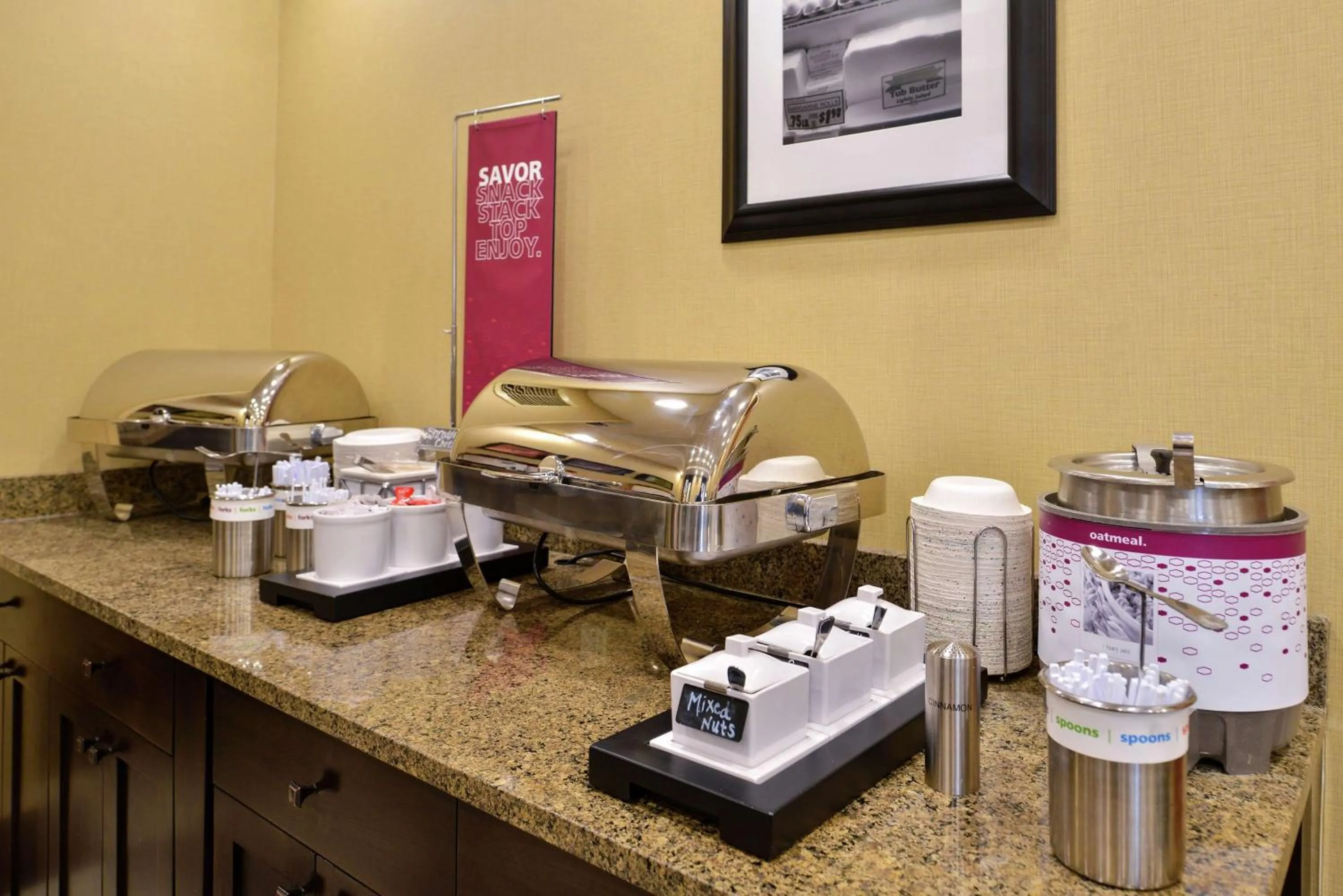 Dining area in Hampton Inn Idaho Falls / Airport