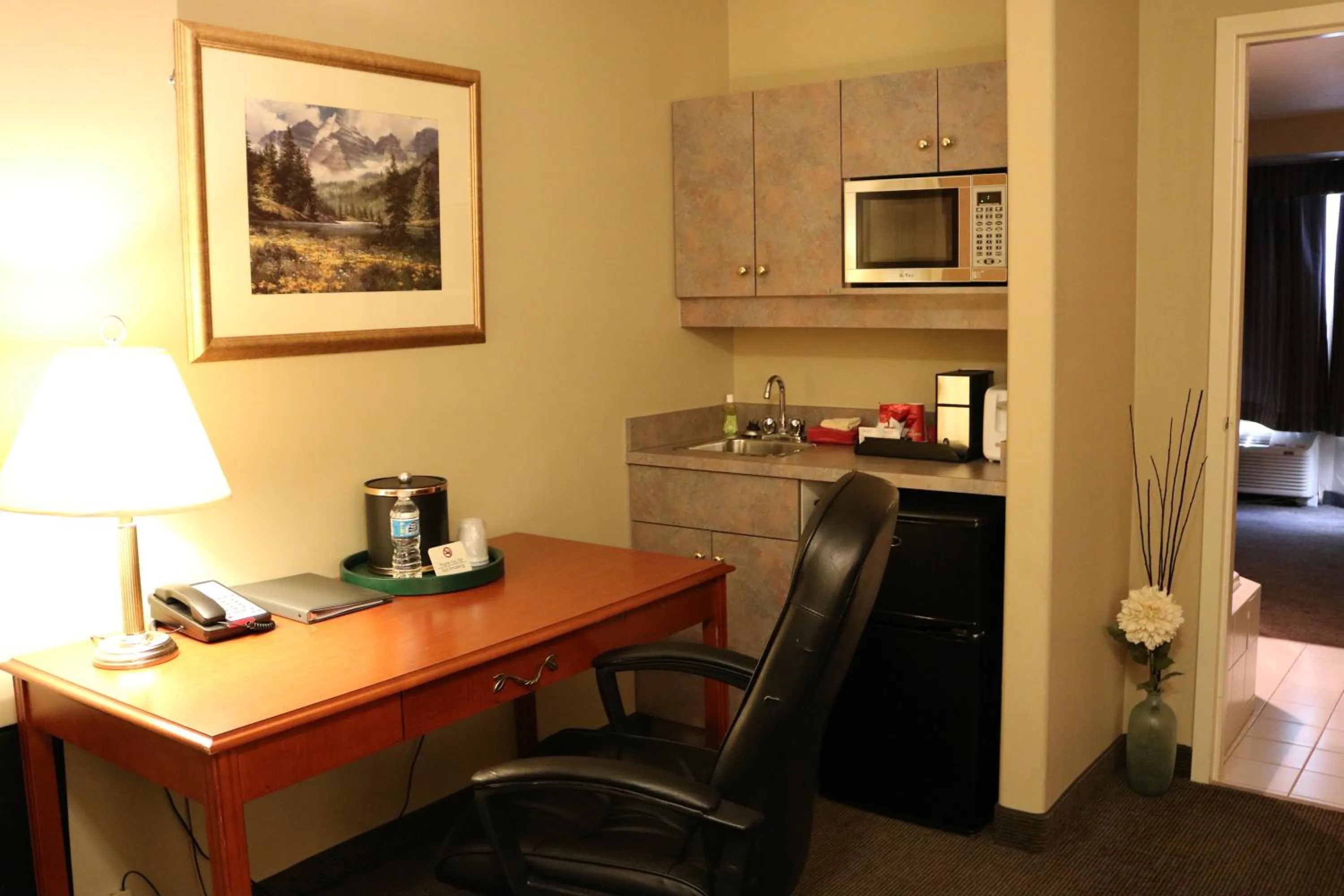 Coffee/tea facilities in Nomad Hotel & Suites