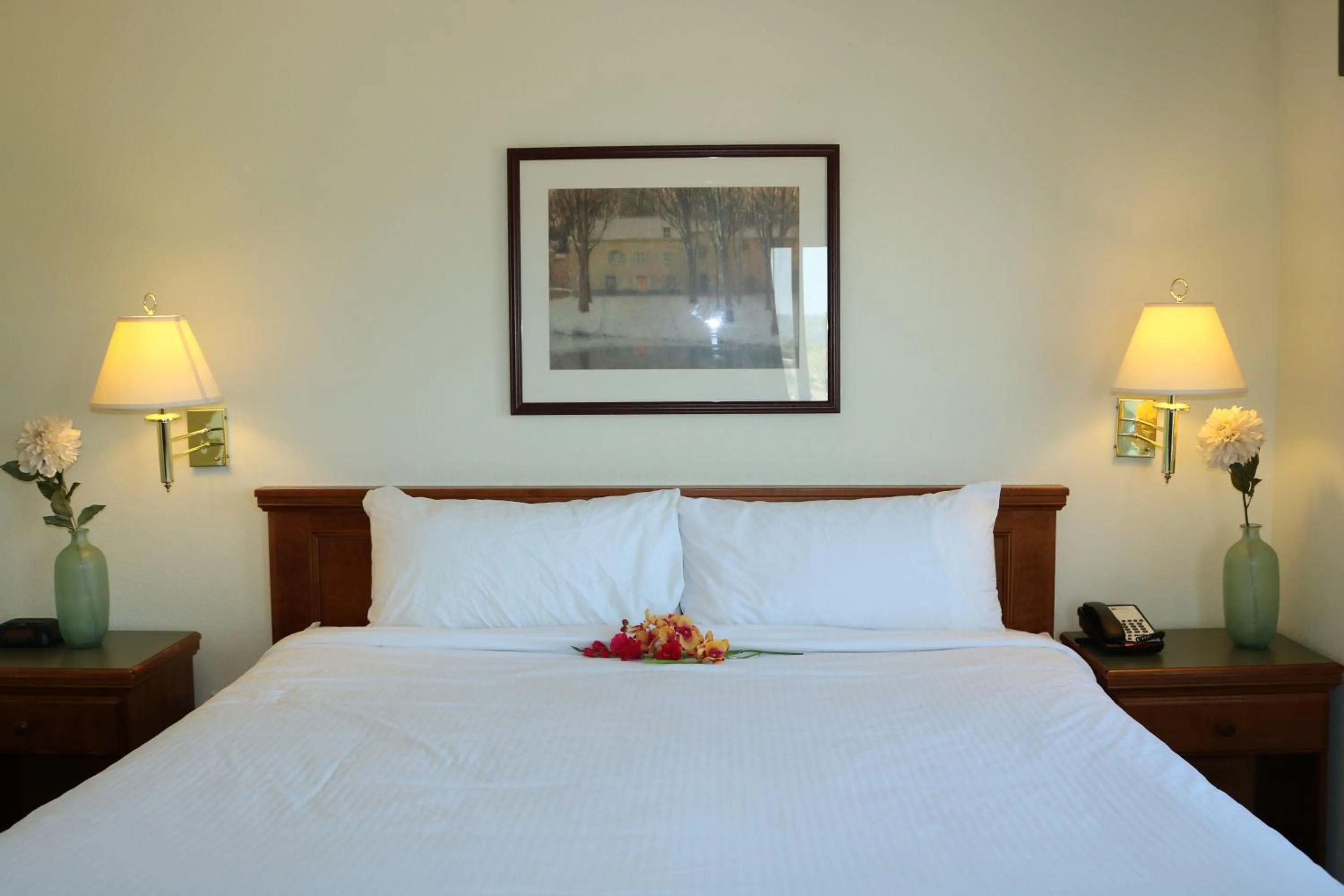 Bedroom, Bed in Nomad Hotel & Suites