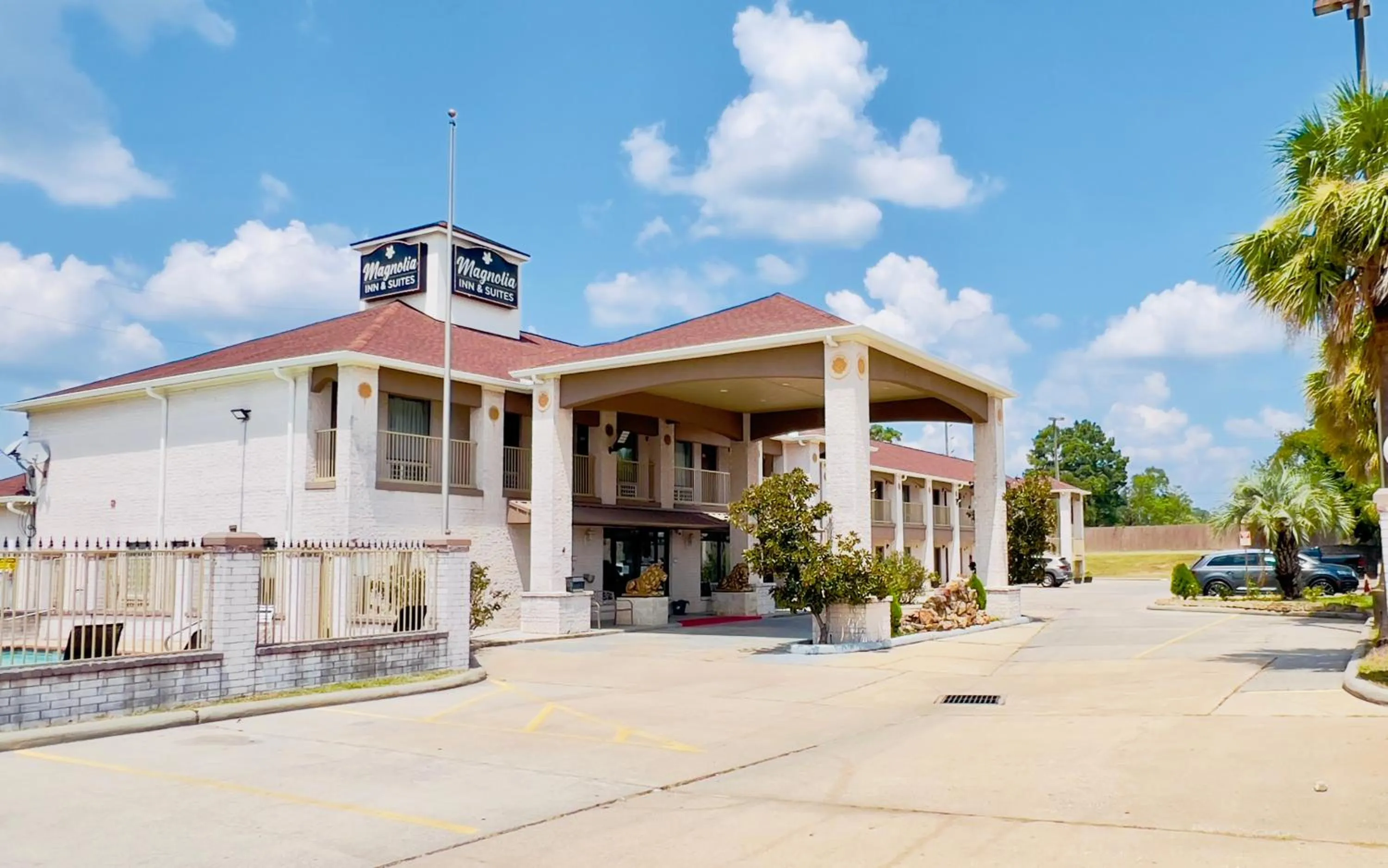 Magnolia Inn and Suites