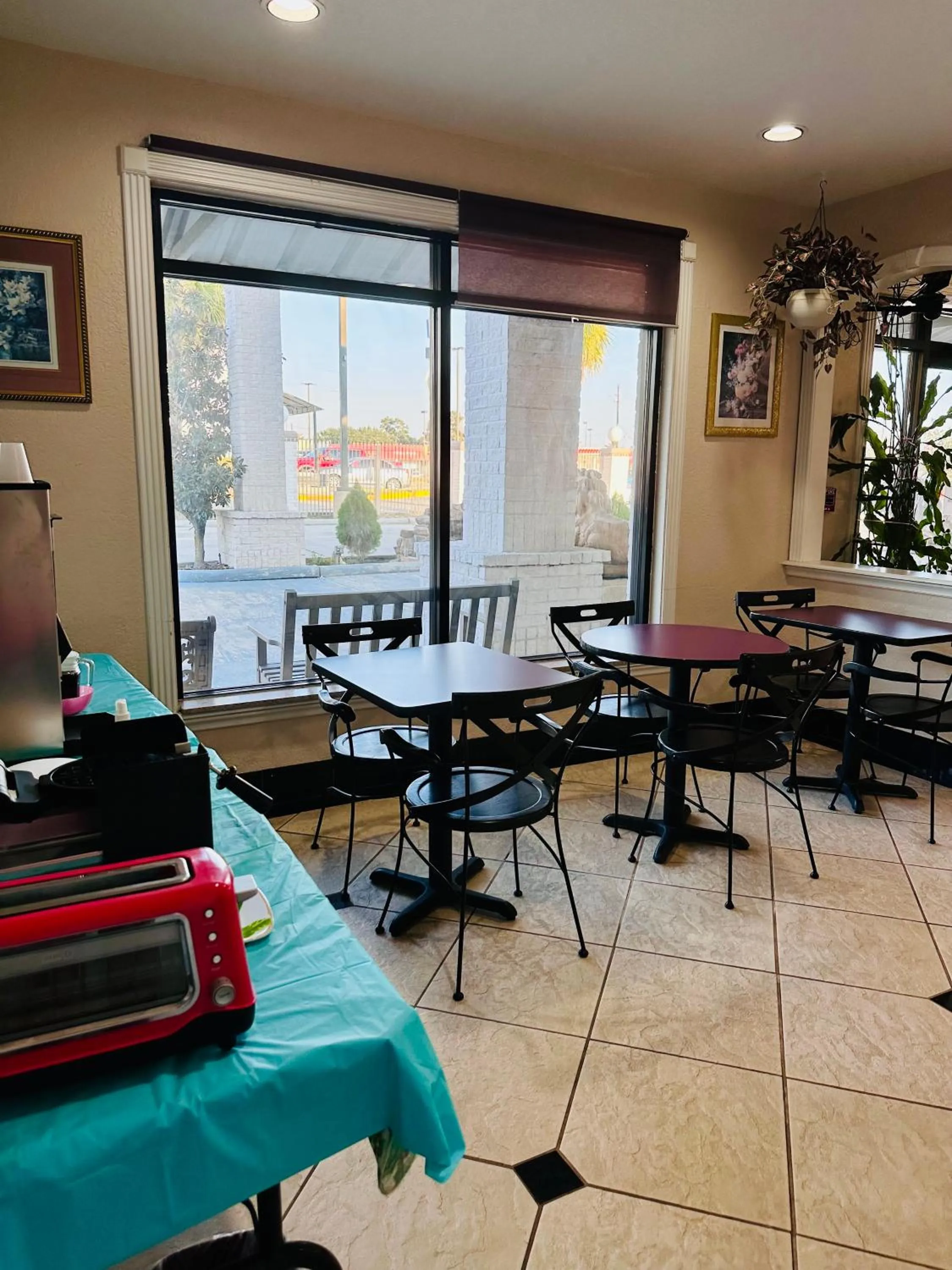 Magnolia Inn and Suites