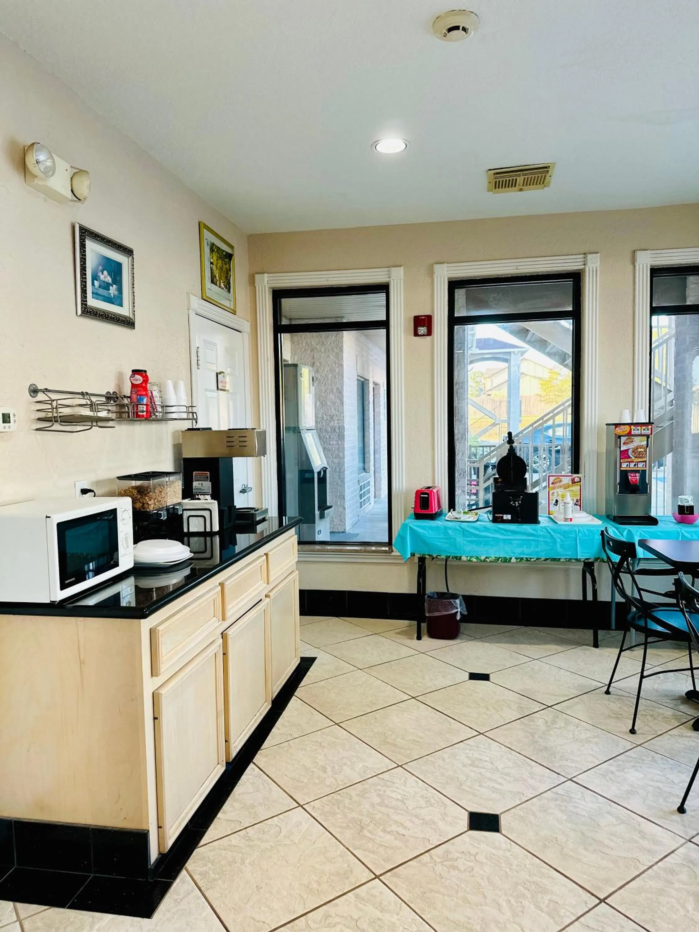 Magnolia Inn and Suites