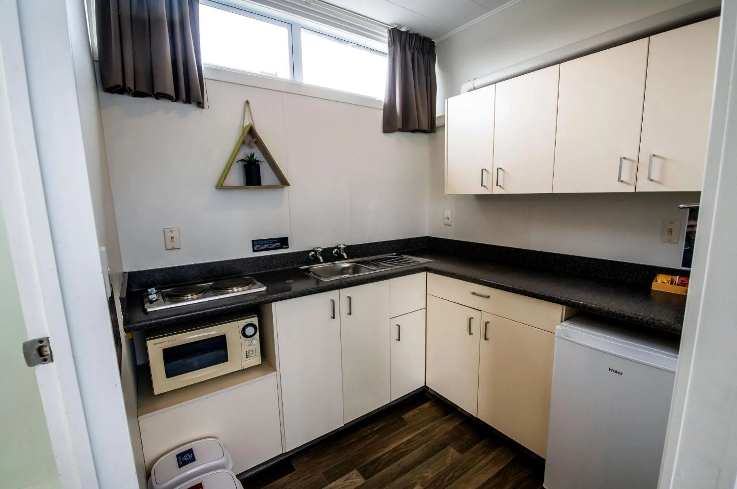 Kitchen or kitchenette in Aura Accommodation