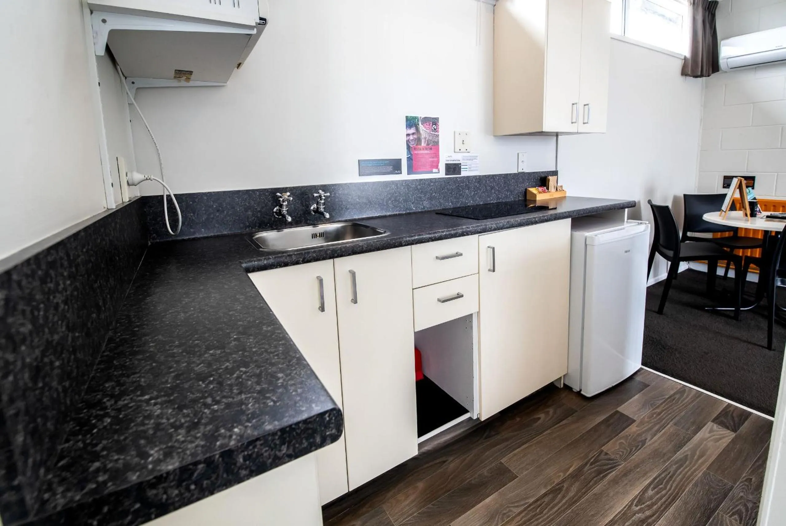 Kitchen or kitchenette in Aura Accommodation
