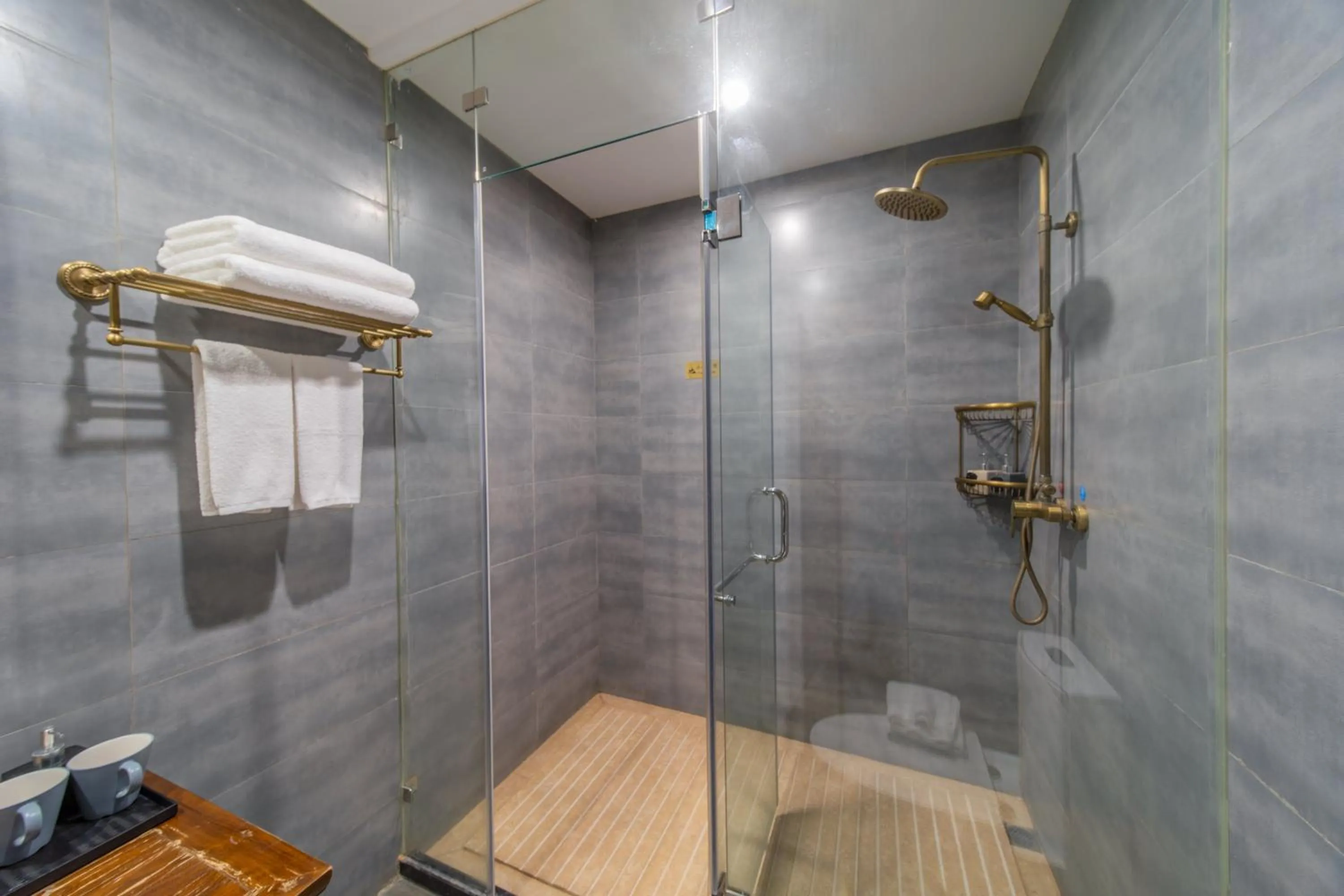 Shower in Guipu Beihai Courtyard Hotel Beijing